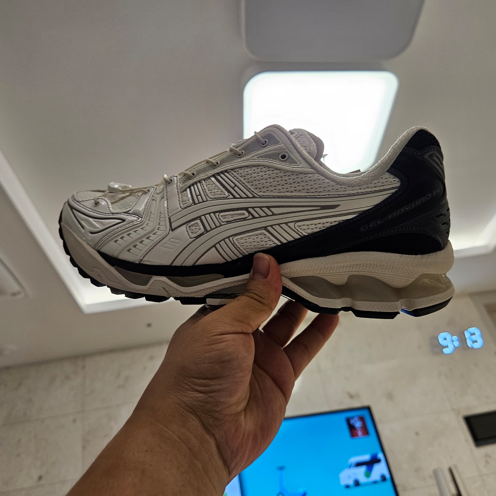 Asics x Unaffected Gel-Kayano 14 Galaxy White 착용 스타일