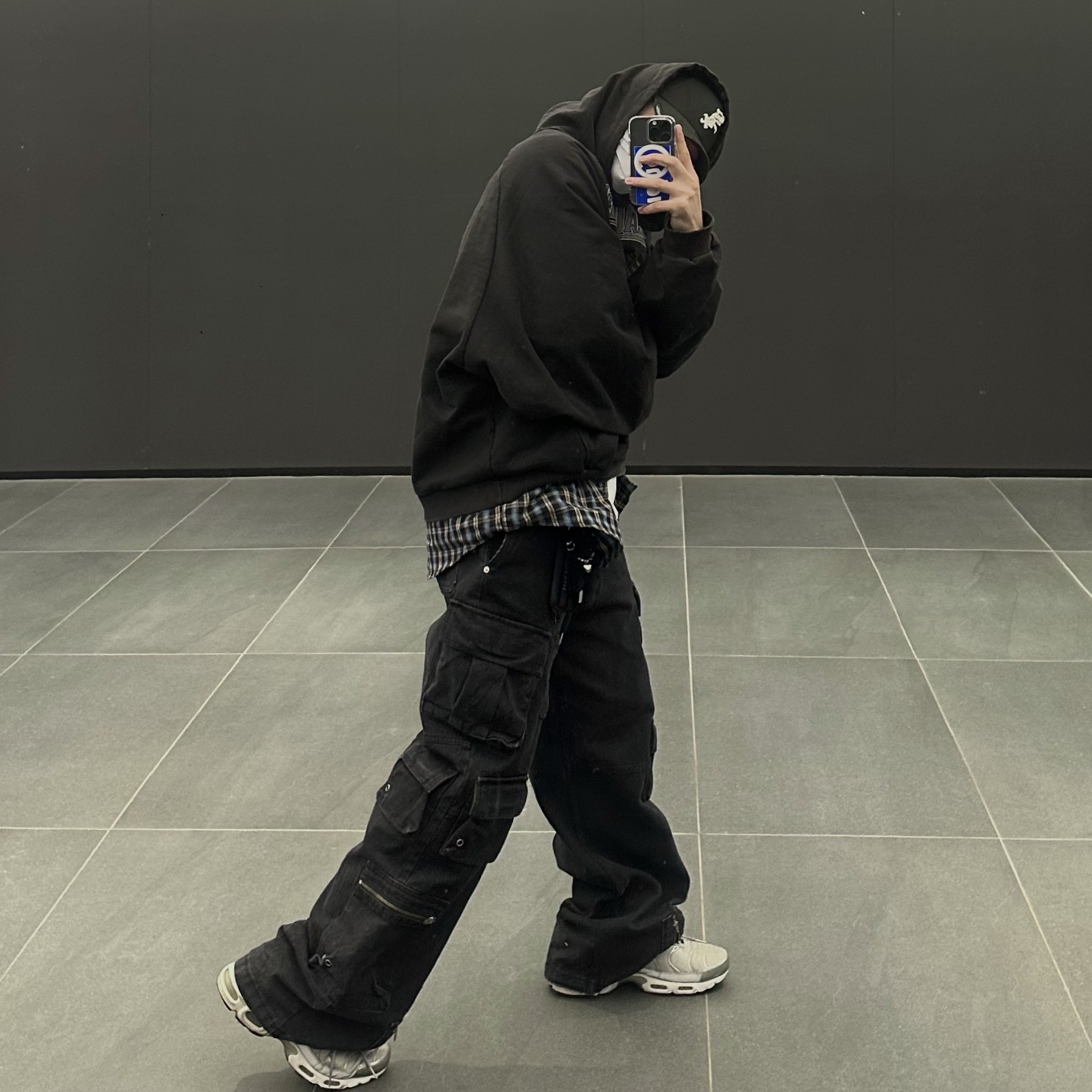 Project G/R Mind Slaughter Vintage Washeed Hoodie Black, Nike Air Max Plus Silver Bullet 착용 스타일 - 3