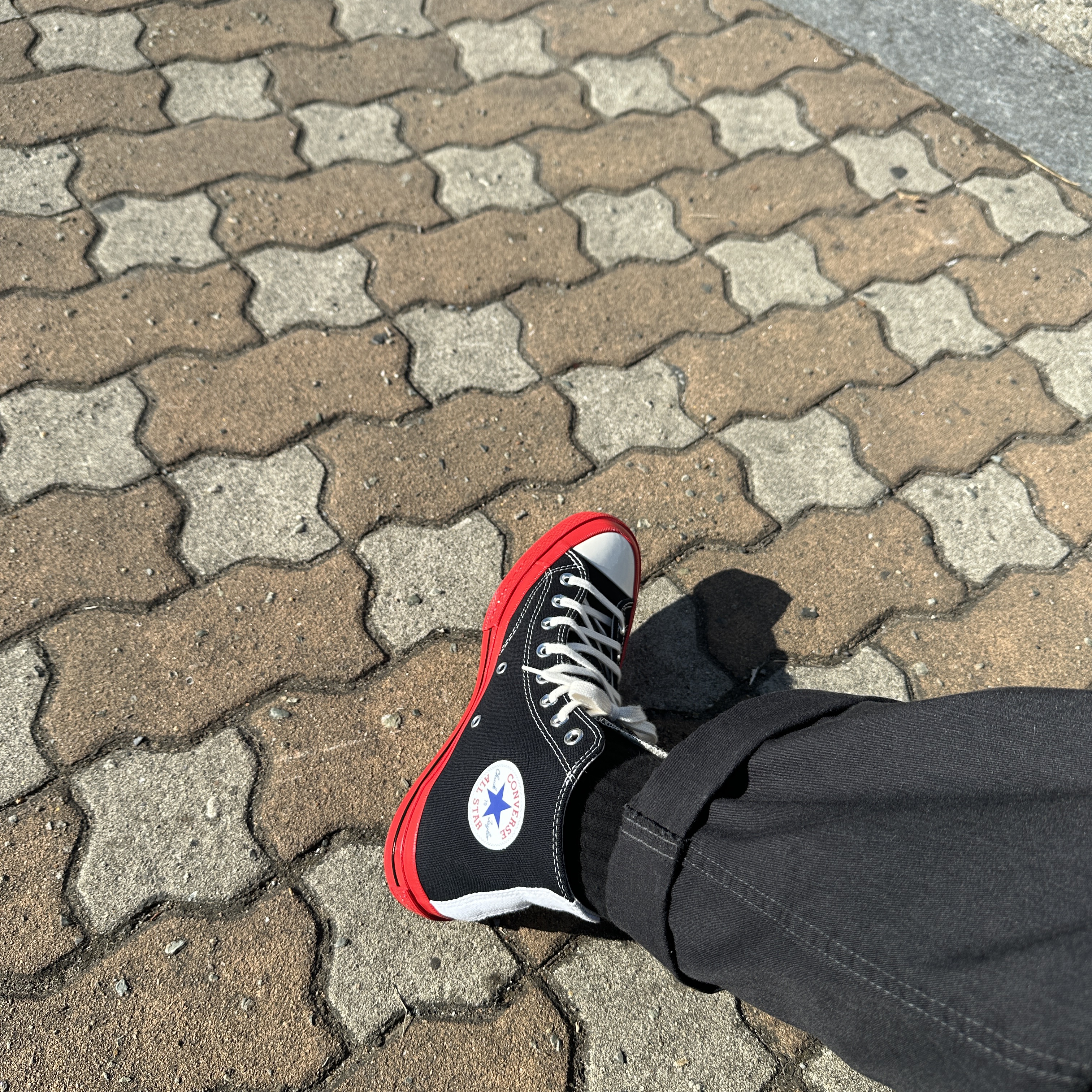 Converse x Play Comme des Garcons Chuck 70 Hi Black 착용 스타일 - 2