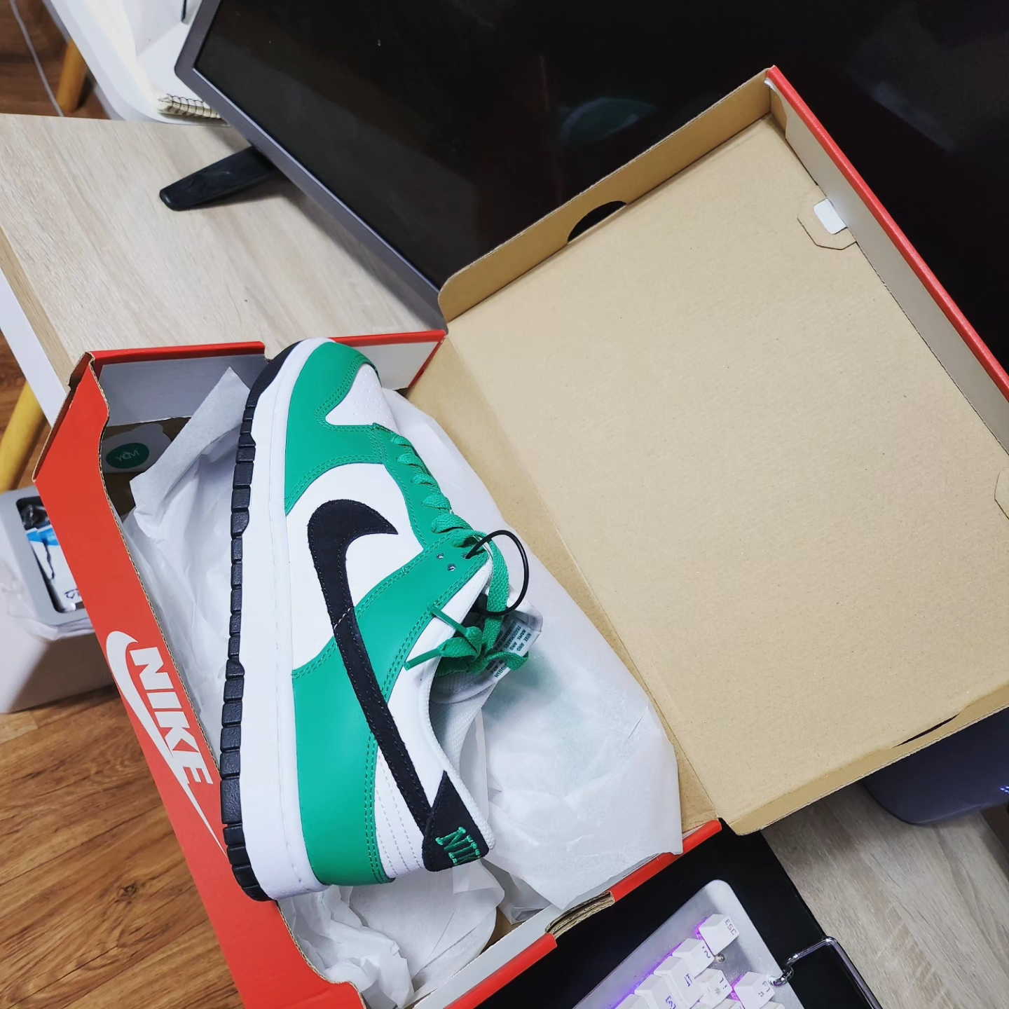 Nike Dunk Low White Green 착용 스타일 - 2