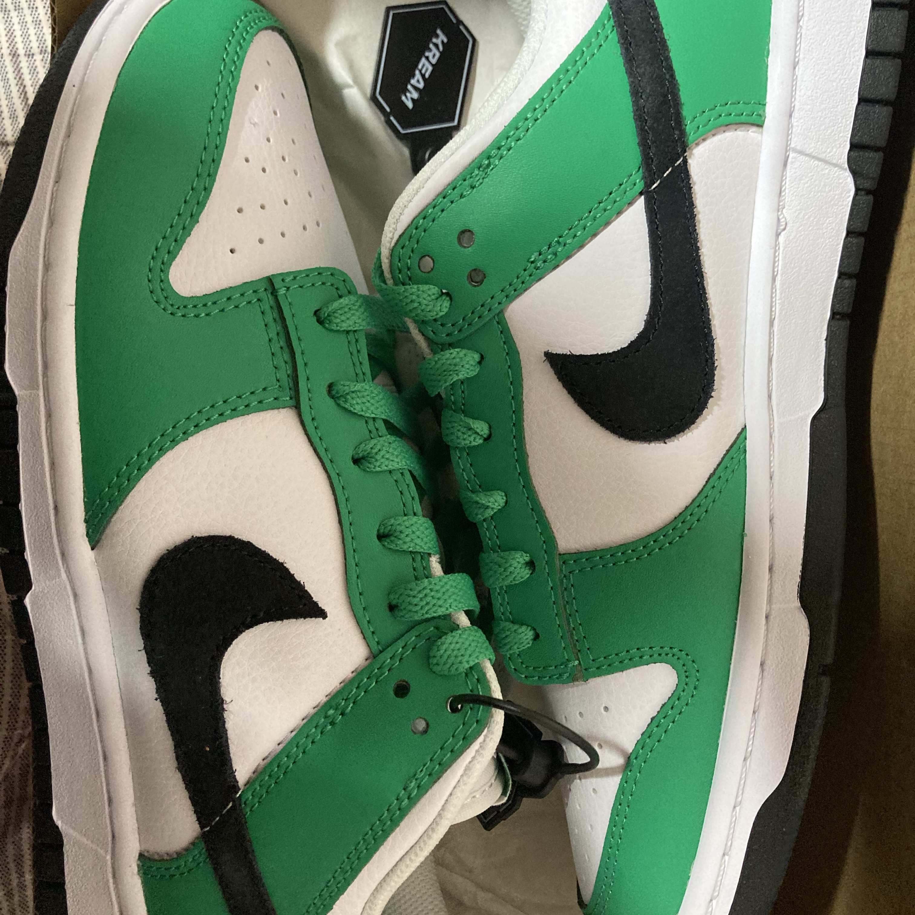 Nike Dunk Low White Green 착용 스타일