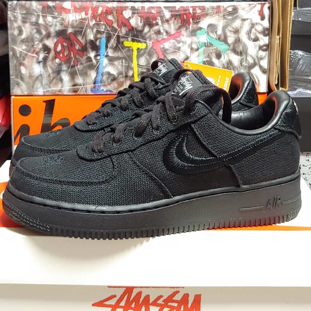 Nike x Stussy Air Force 1 Low Triple Black 착용 스타일 - 3