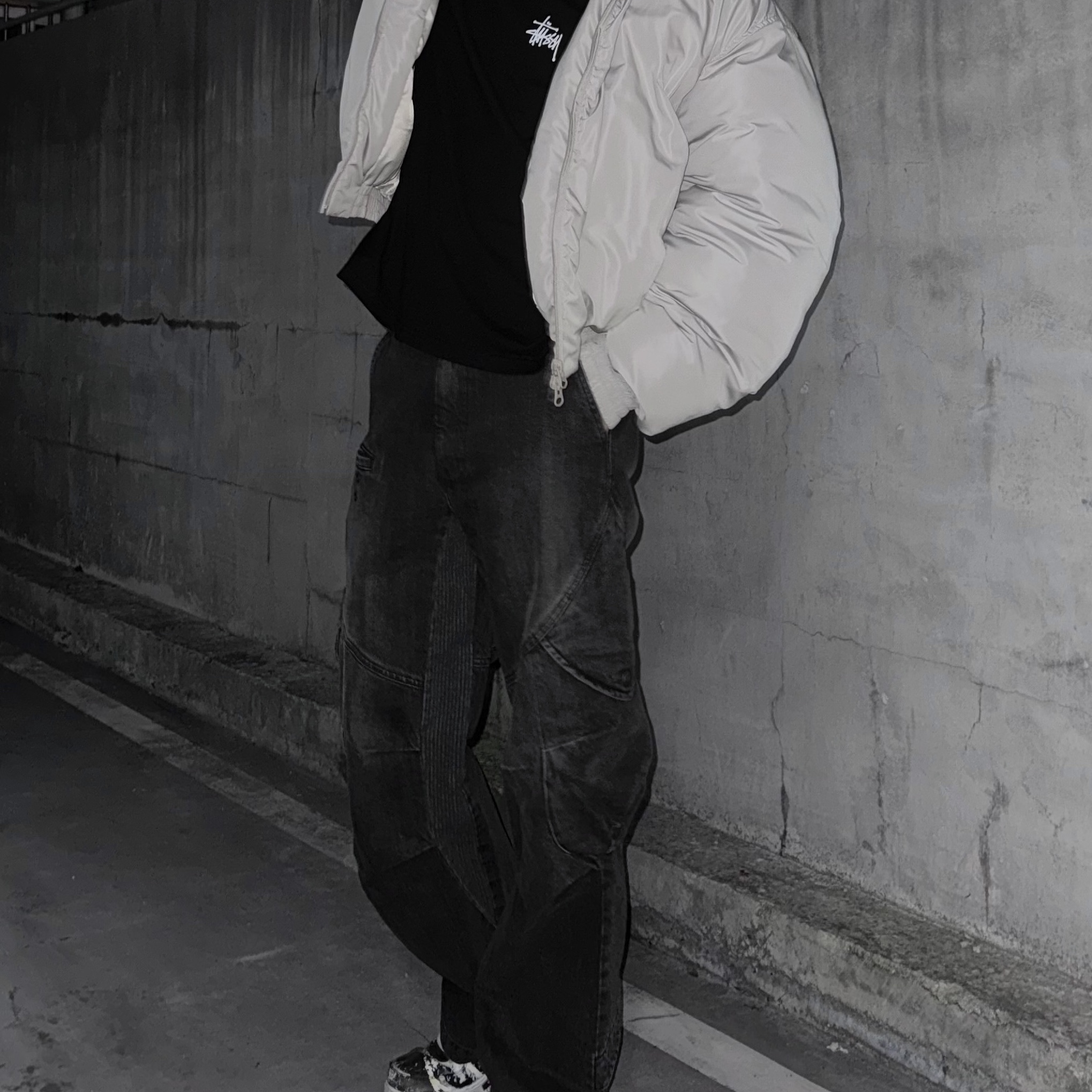 Ignota Core:6 Washed Cargo Pants Black 착용 스타일 - 3