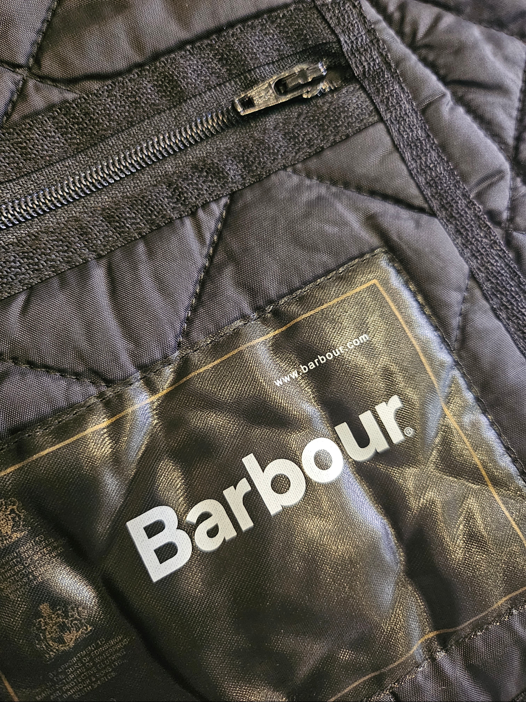 Barbour Heritage Liddesdale Quilted Jacket Black 착용 스타일 - 2