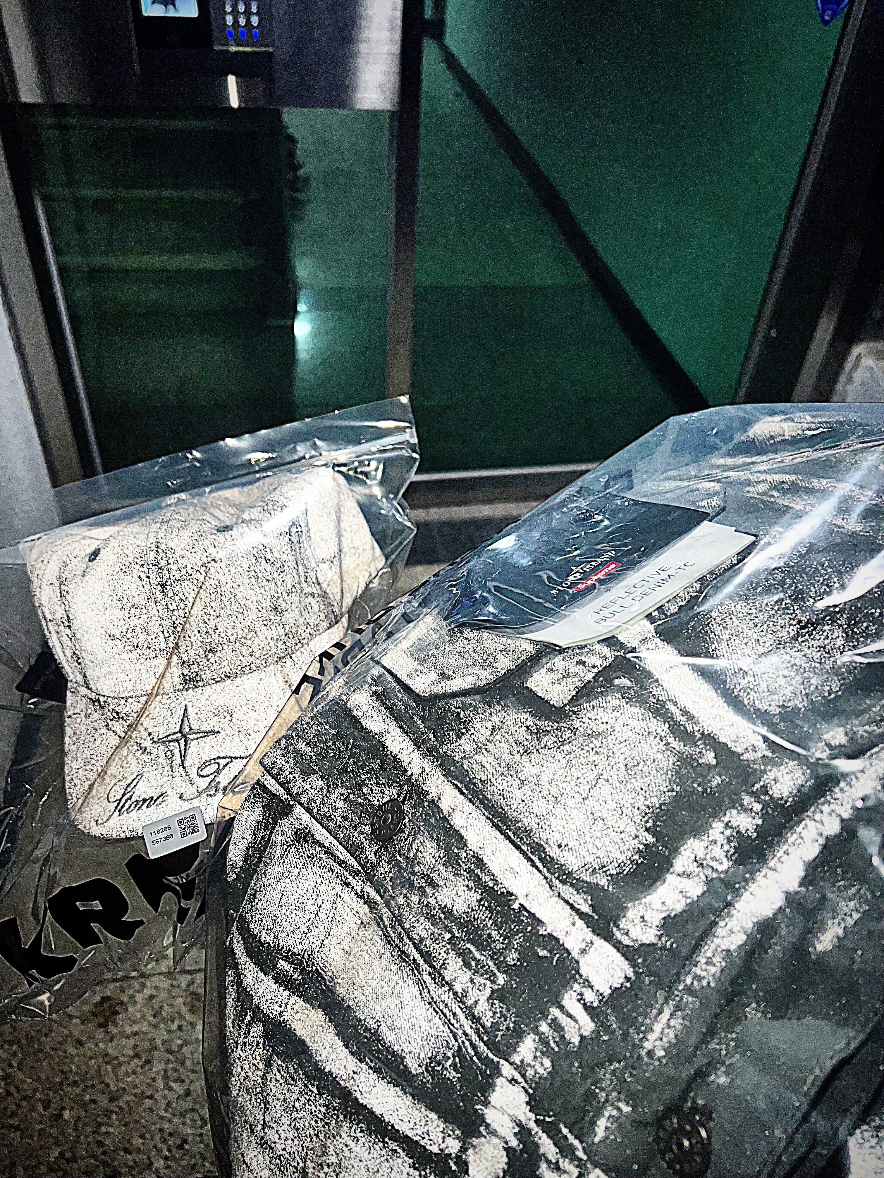 Supreme x Stone Island Denim 6-Panel Reflective - 23FW, Supreme x Stone Island Denim Trucker Jacket Reflective - 23FW 착용 스타일 - 6