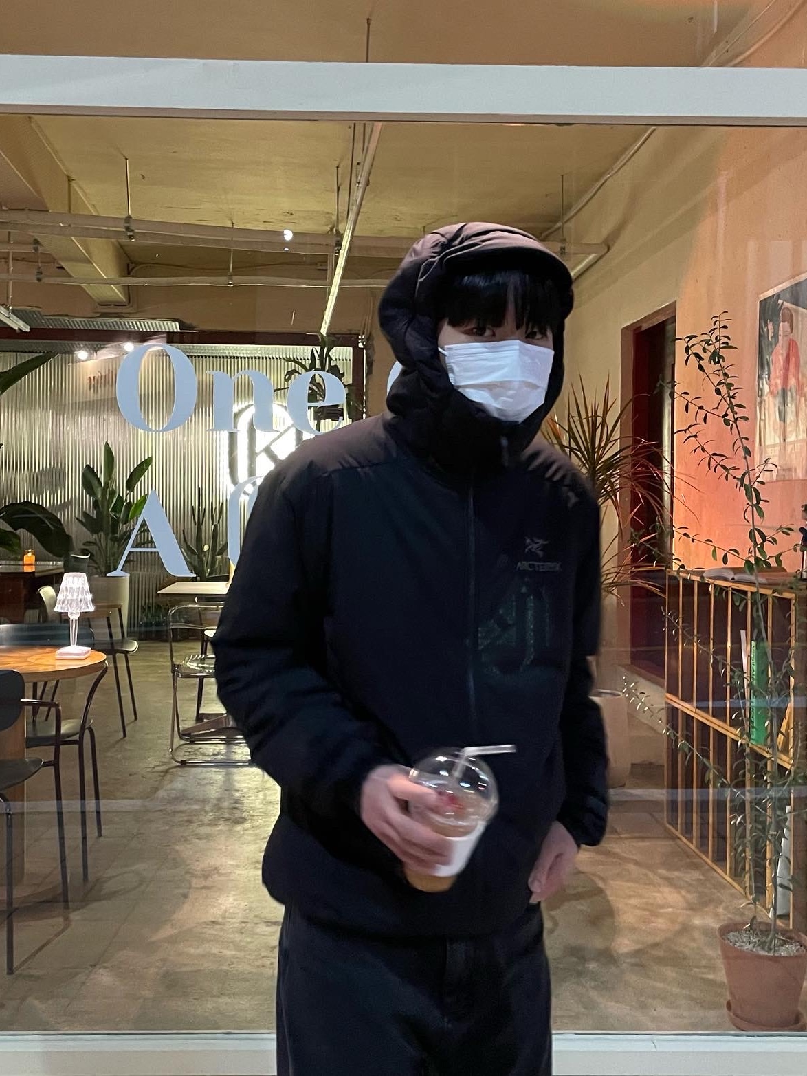 Arc'teryx Atom AR Hoody Black, Salomon RX Snow Moc 2 ADV Kangaroo 착용 스타일 - 2