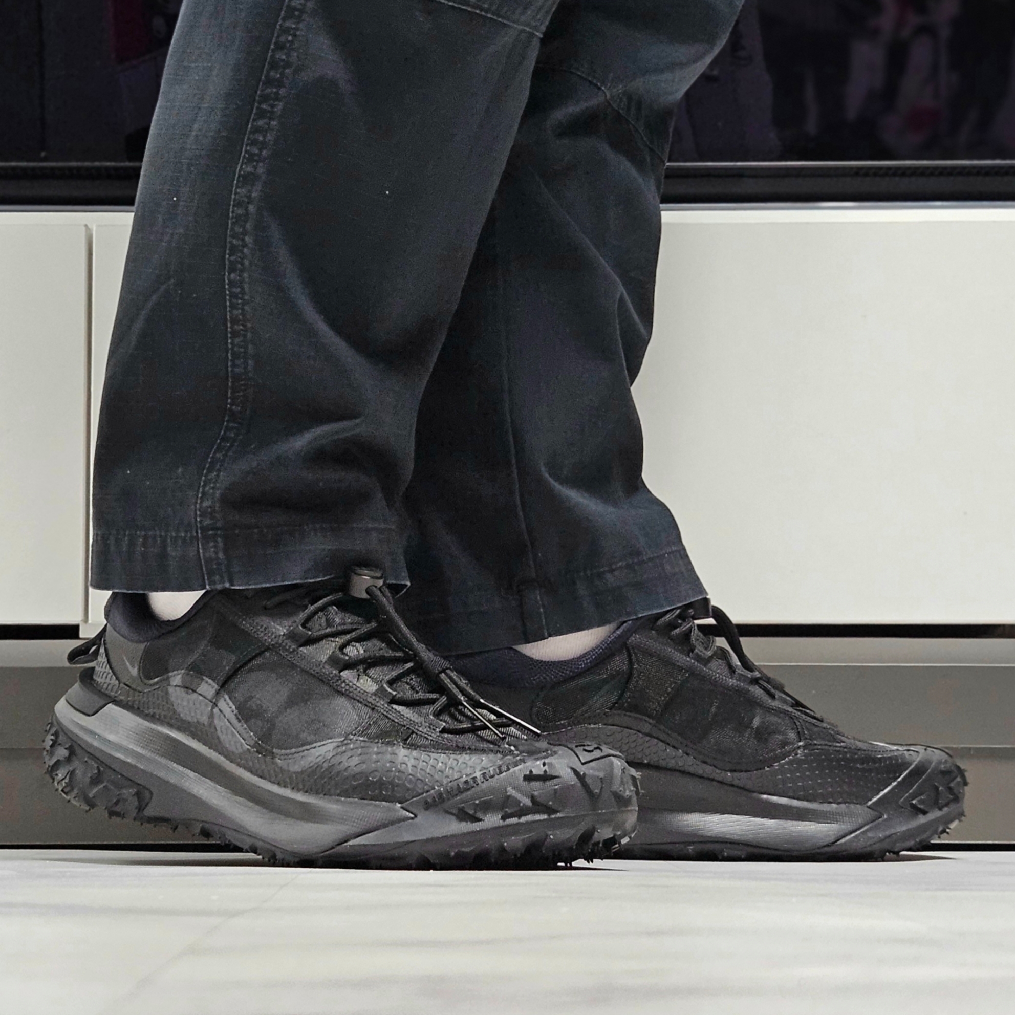 Nike ACG Mountain Fly 2 Low Black 착용 스타일 - 4