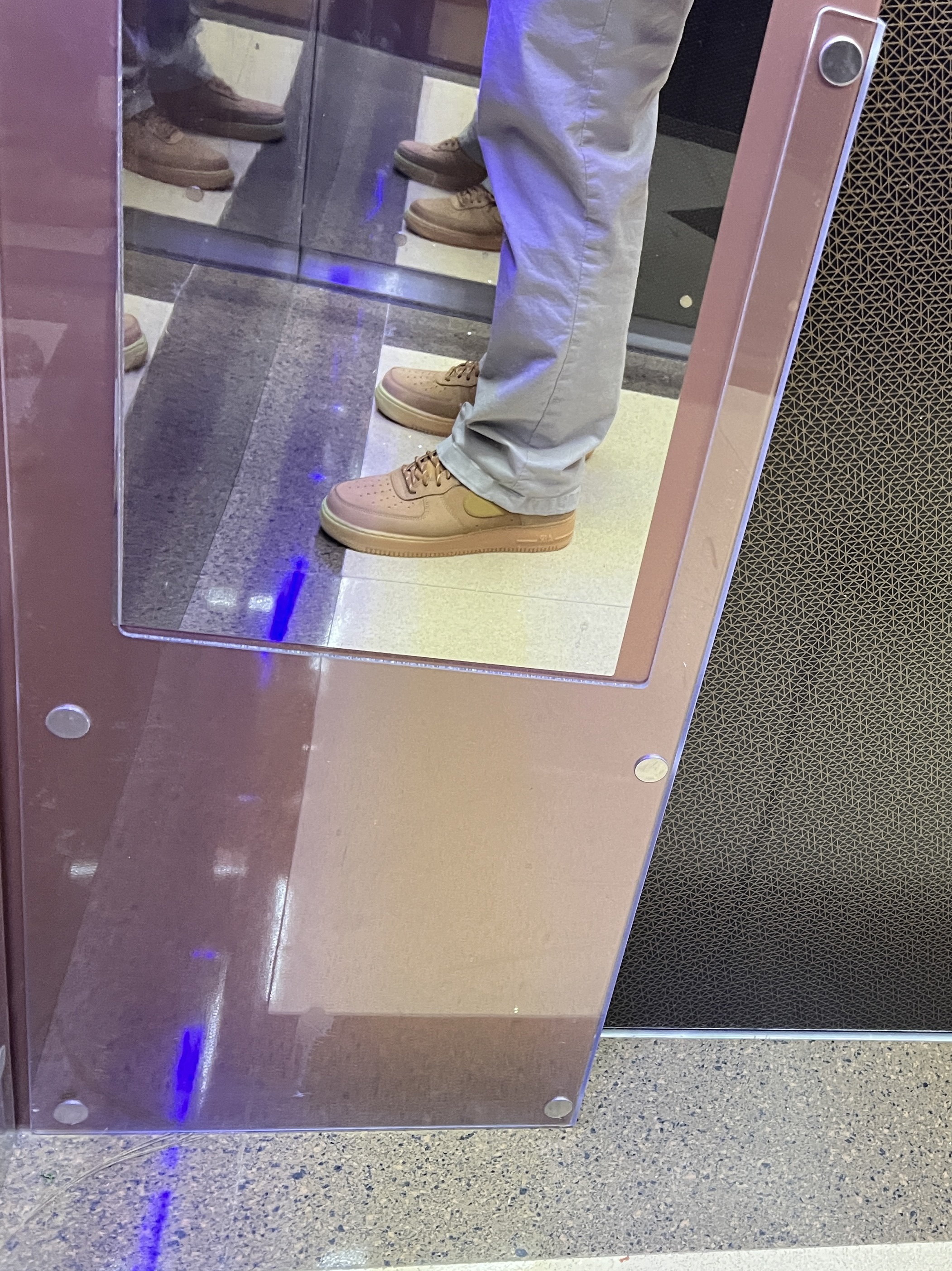 Nike Air Force 1 '07 WB Flax 착용 스타일