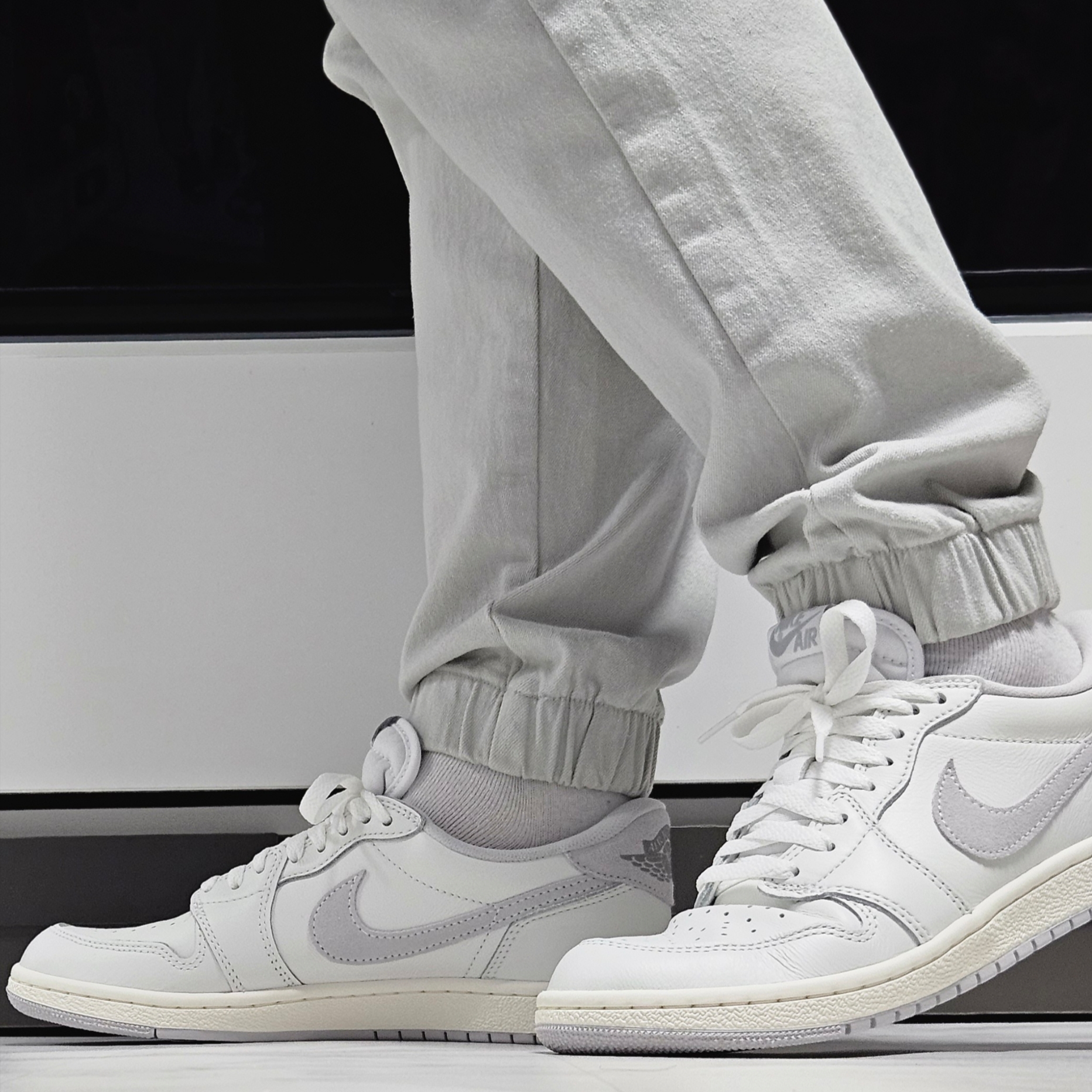 Jordan 1 Low 85 Neutral Grey 착용 스타일 - 3