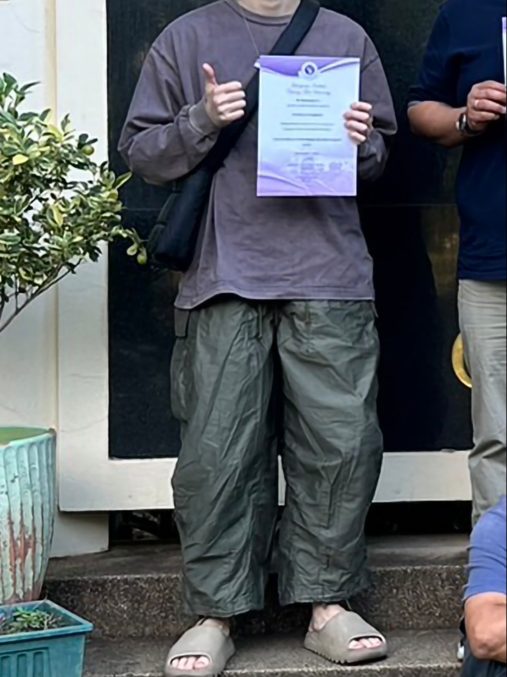 Needles H.D. Fatigue Pants Olive, Adidas Yeezy Slide Pure 착용 스타일
