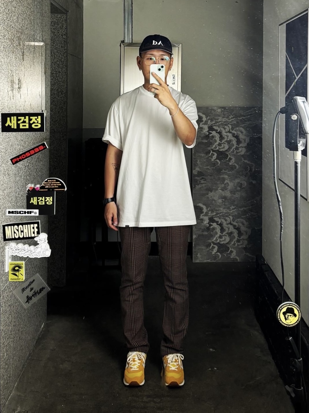 New Balance 574 Yellow 착용 스타일