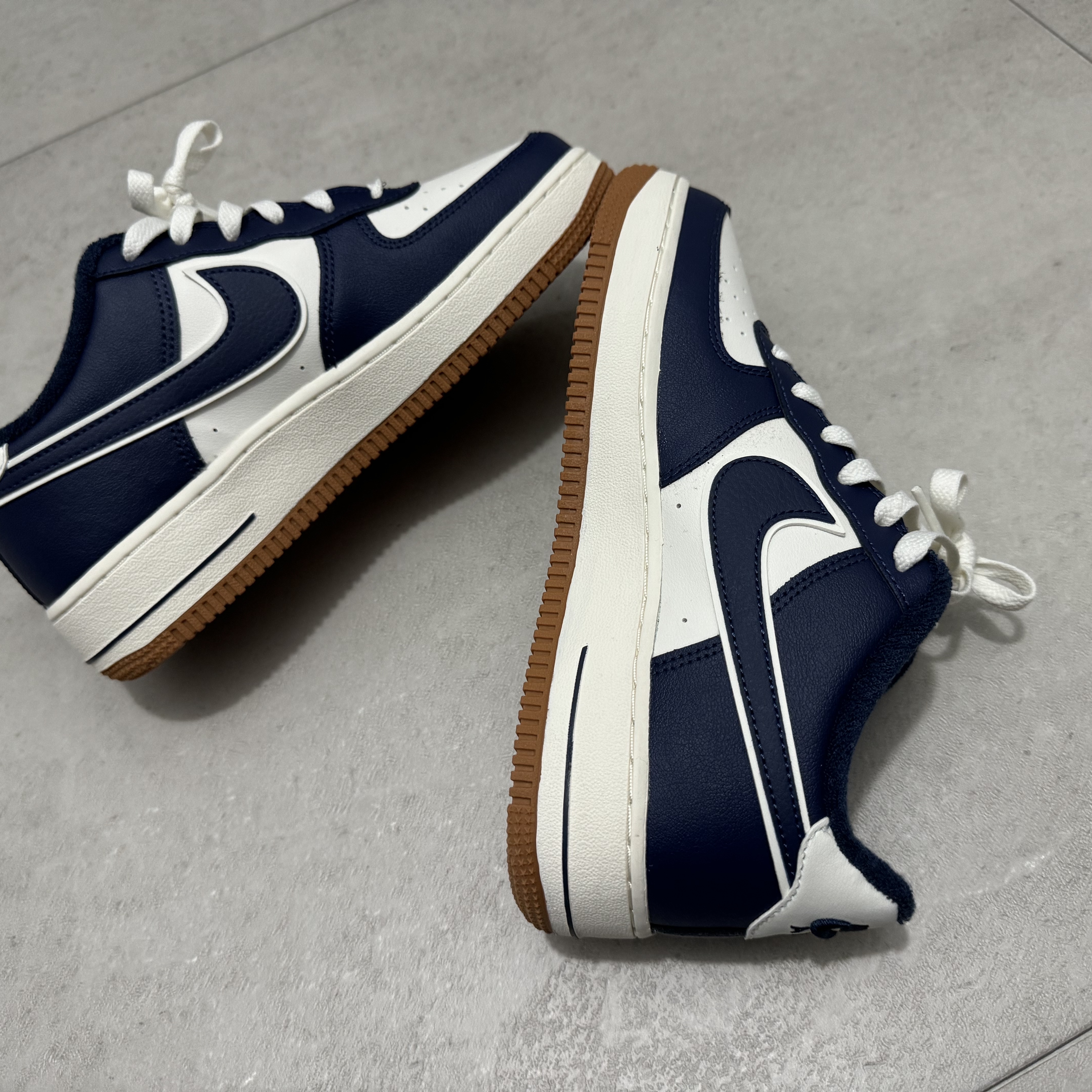(GS) Nike Air Force 1 LV8 3 Midnight Navy 착용 스타일