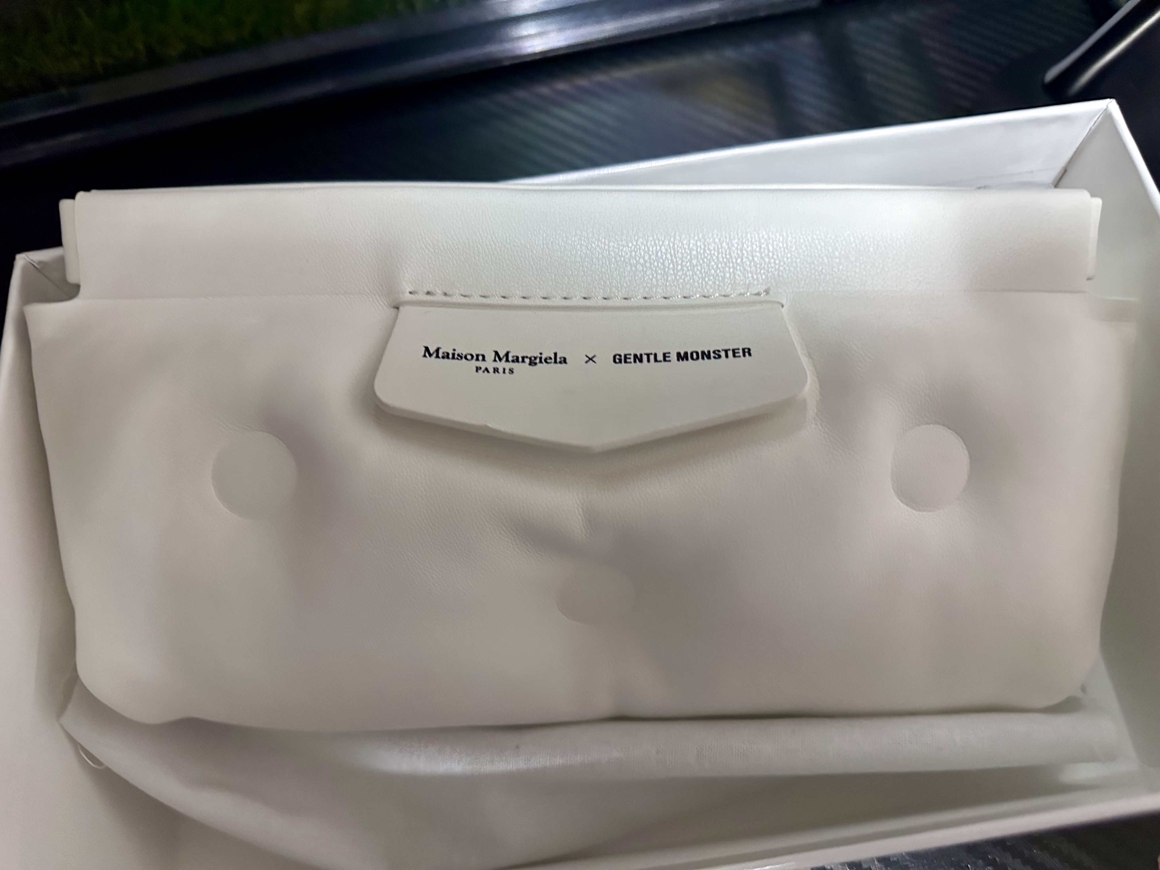 Gentle Monster x Maison Margiela MM010 Clear Black 착용 스타일