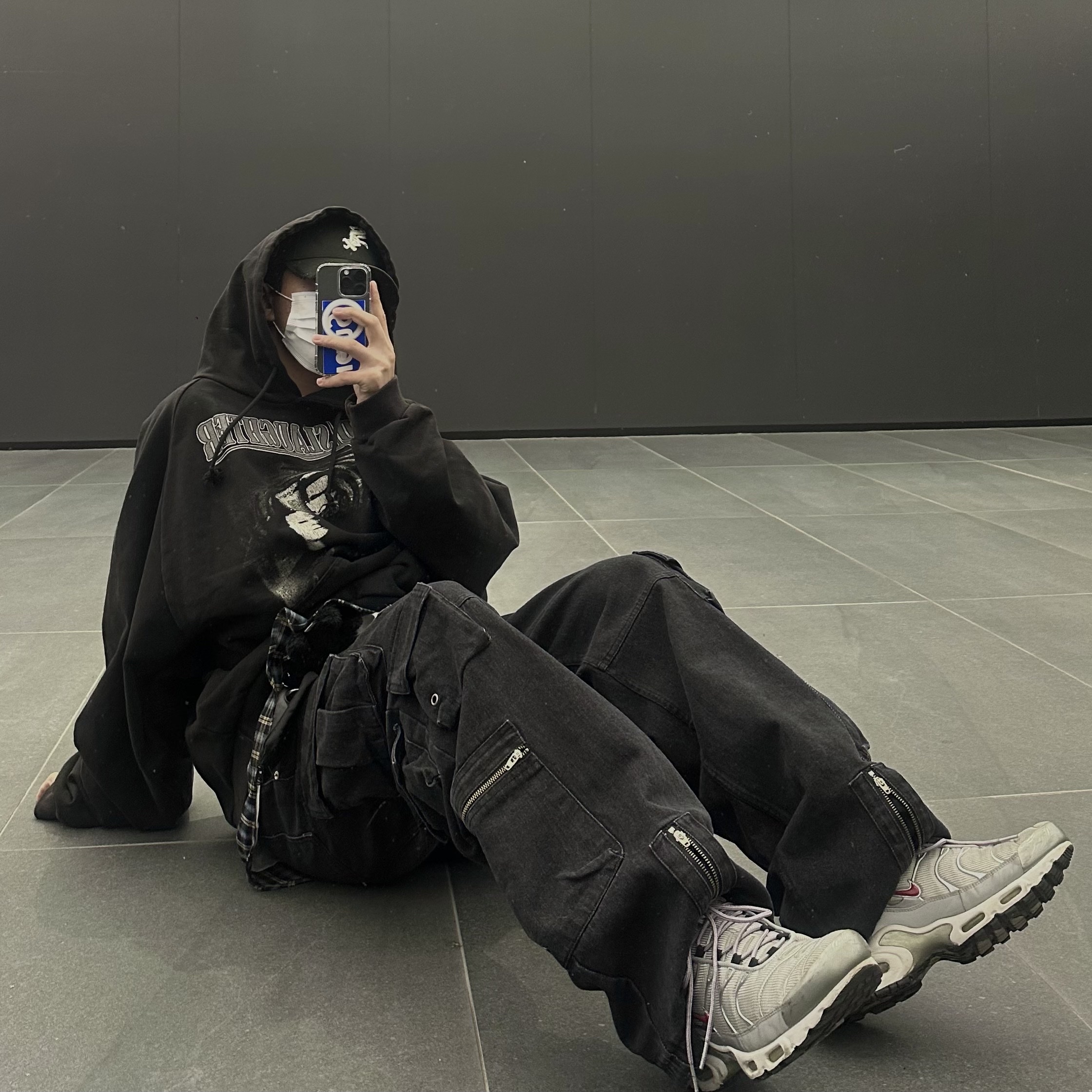 Project G/R Mind Slaughter Vintage Washeed Hoodie Black, Nike Air Max Plus Silver Bullet 착용 스타일 - 4