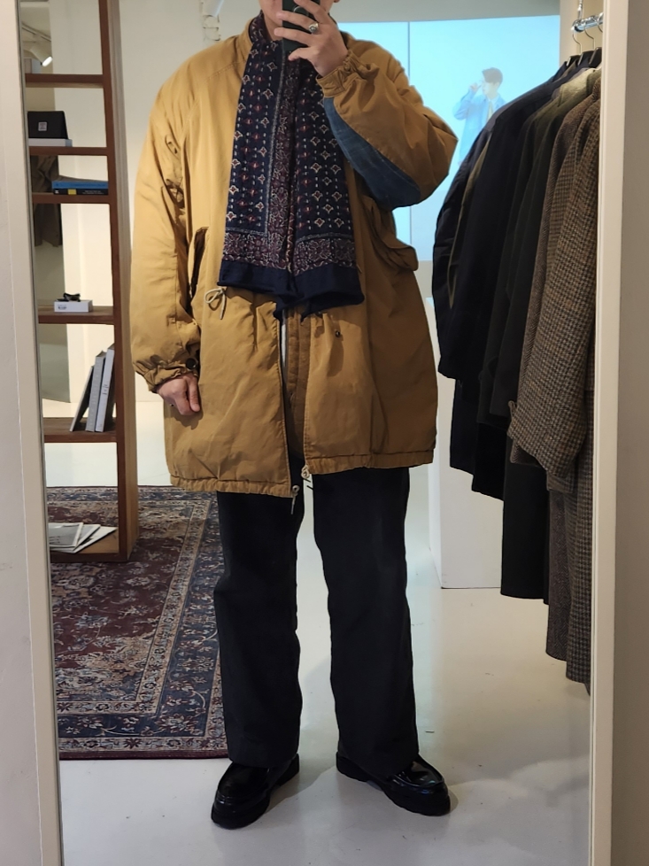 Kapital Full Length Wool Colorful Big Mama Bandana Happy Muffler Navy 착용 스타일