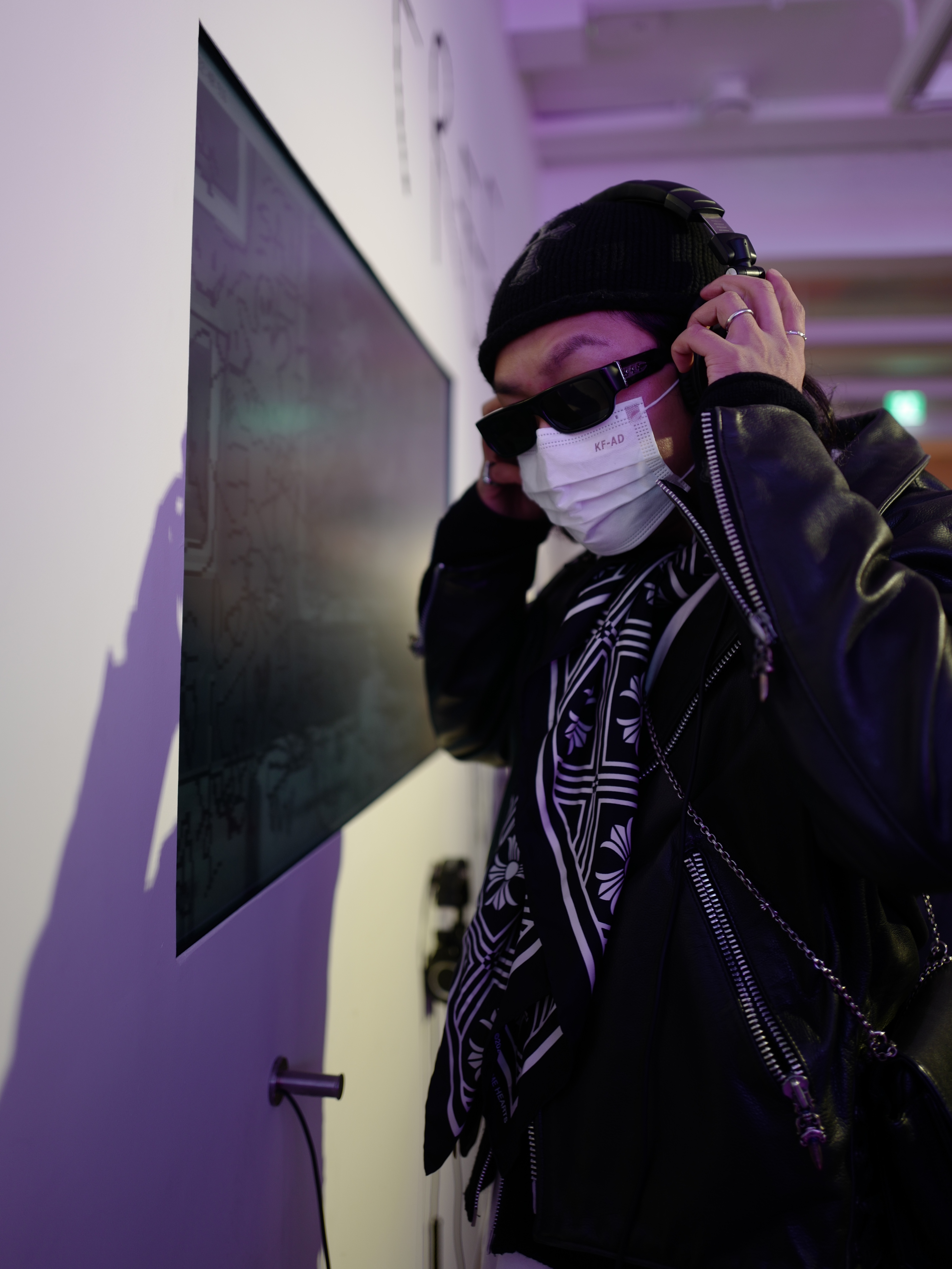 Chrome Hearts Silk Scarf Black 착용 스타일 - 3