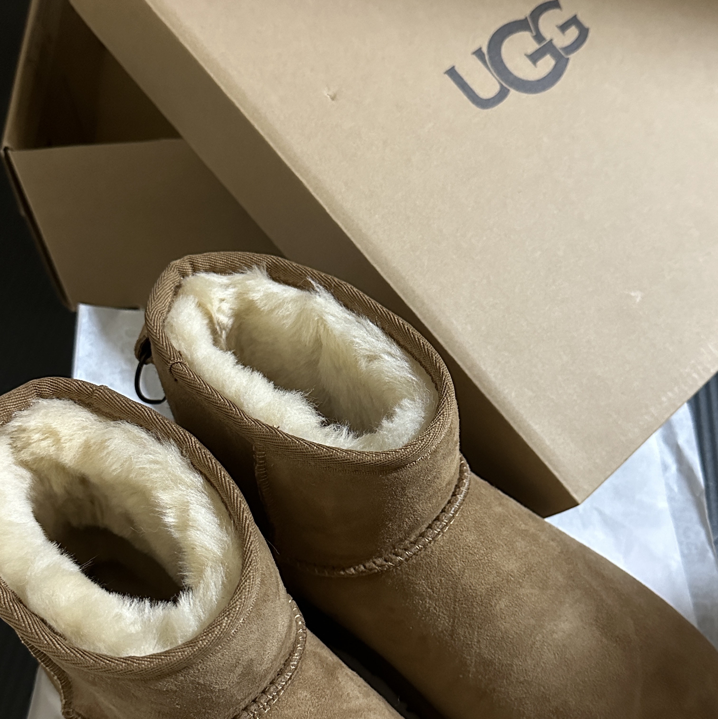 (W) UGG Classic Mini II Boots Chestnut 착용 스타일 - 1