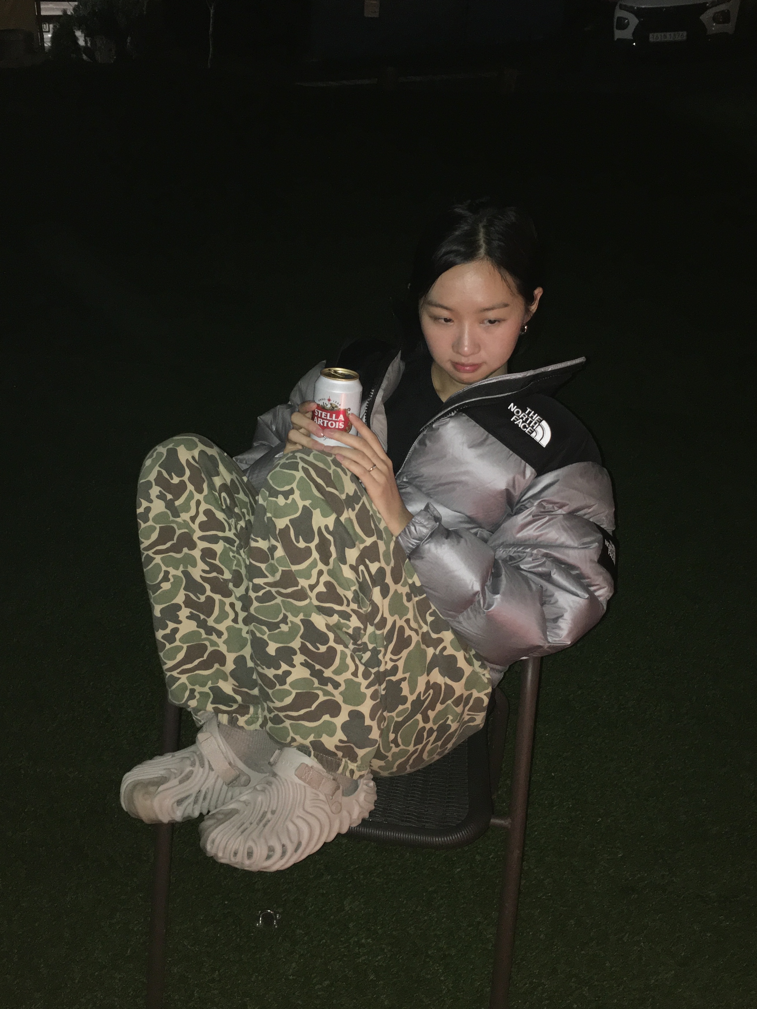 Crocs x Salehe Bembury Pollex Clog Horchata, The North Face White Label Novelty Nuptse Down Jacket Heather Gray 착용 스타일 - 1