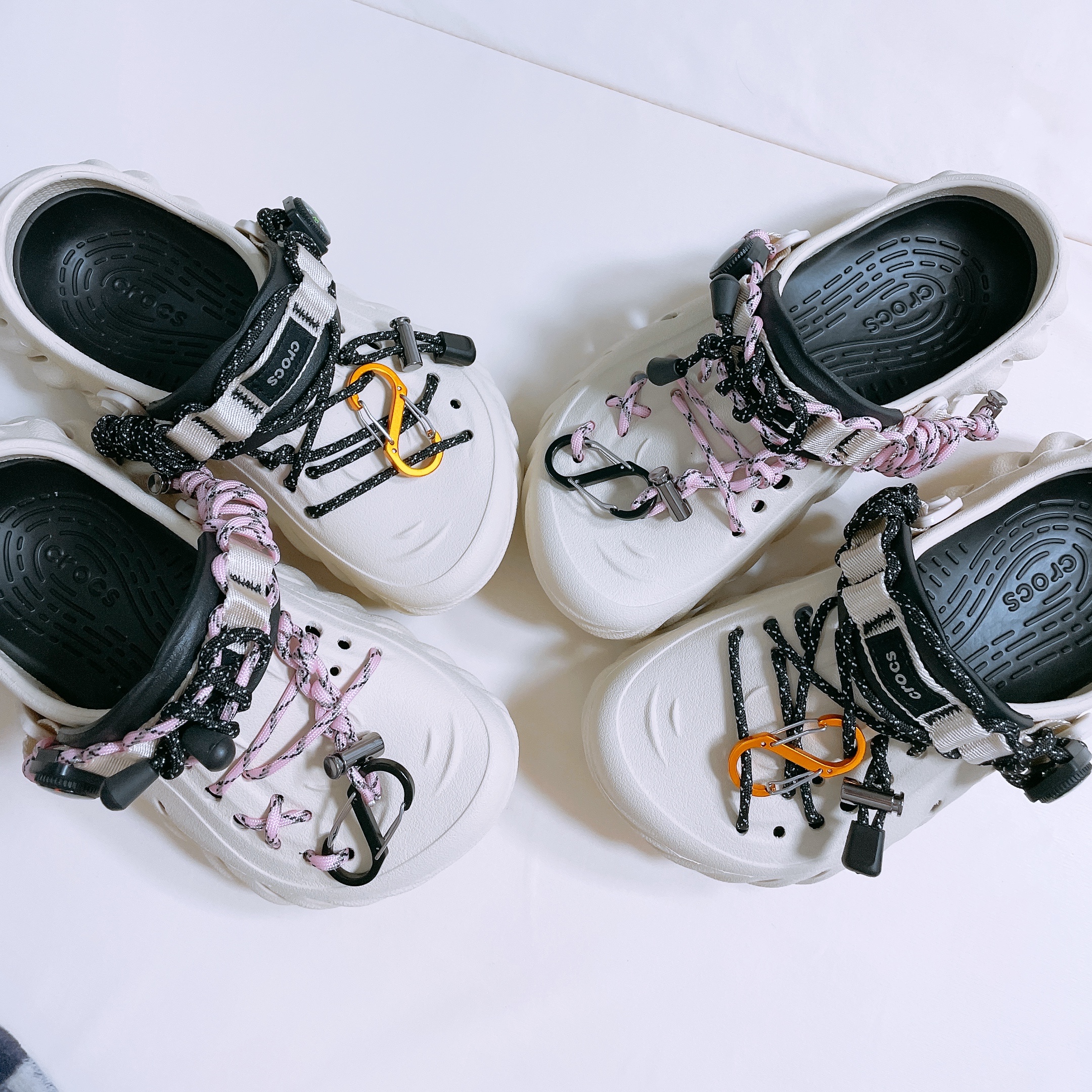 Crocs Echo Clog Bone Black 착용 스타일 - 1