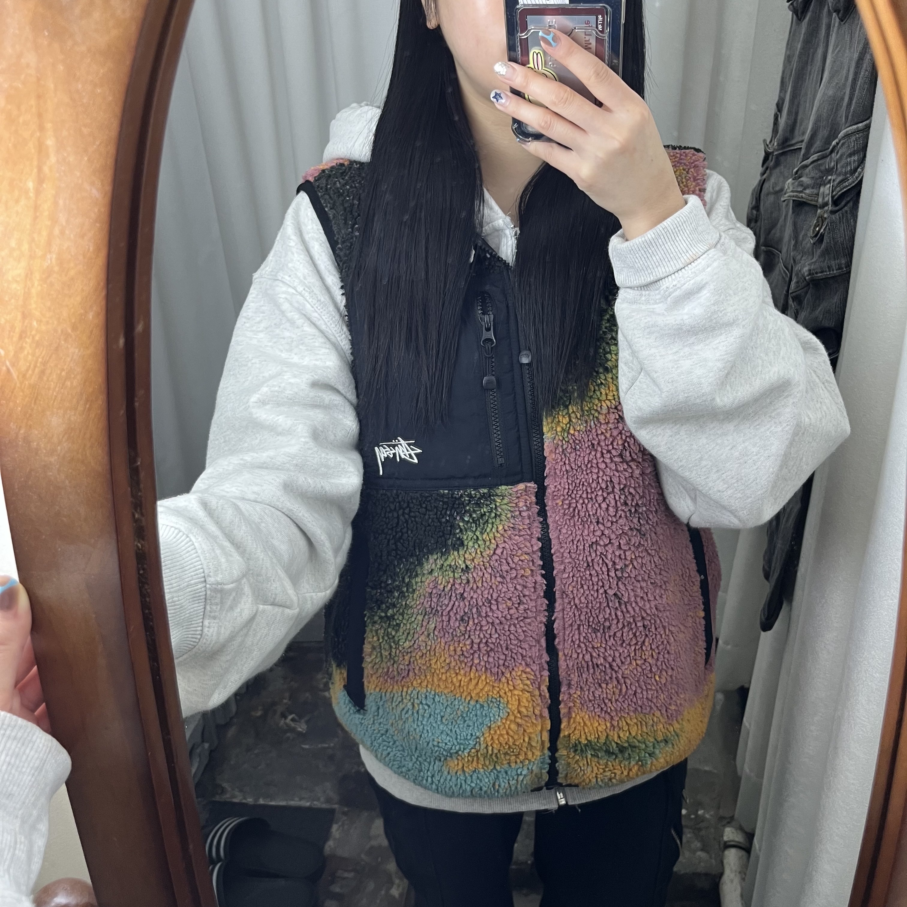 Stussy Jacquard Dye Sherpa Vest Berry, Stussy Basic Stussy Zip Hoodie Ash Heather 2022 착용 스타일 - 2