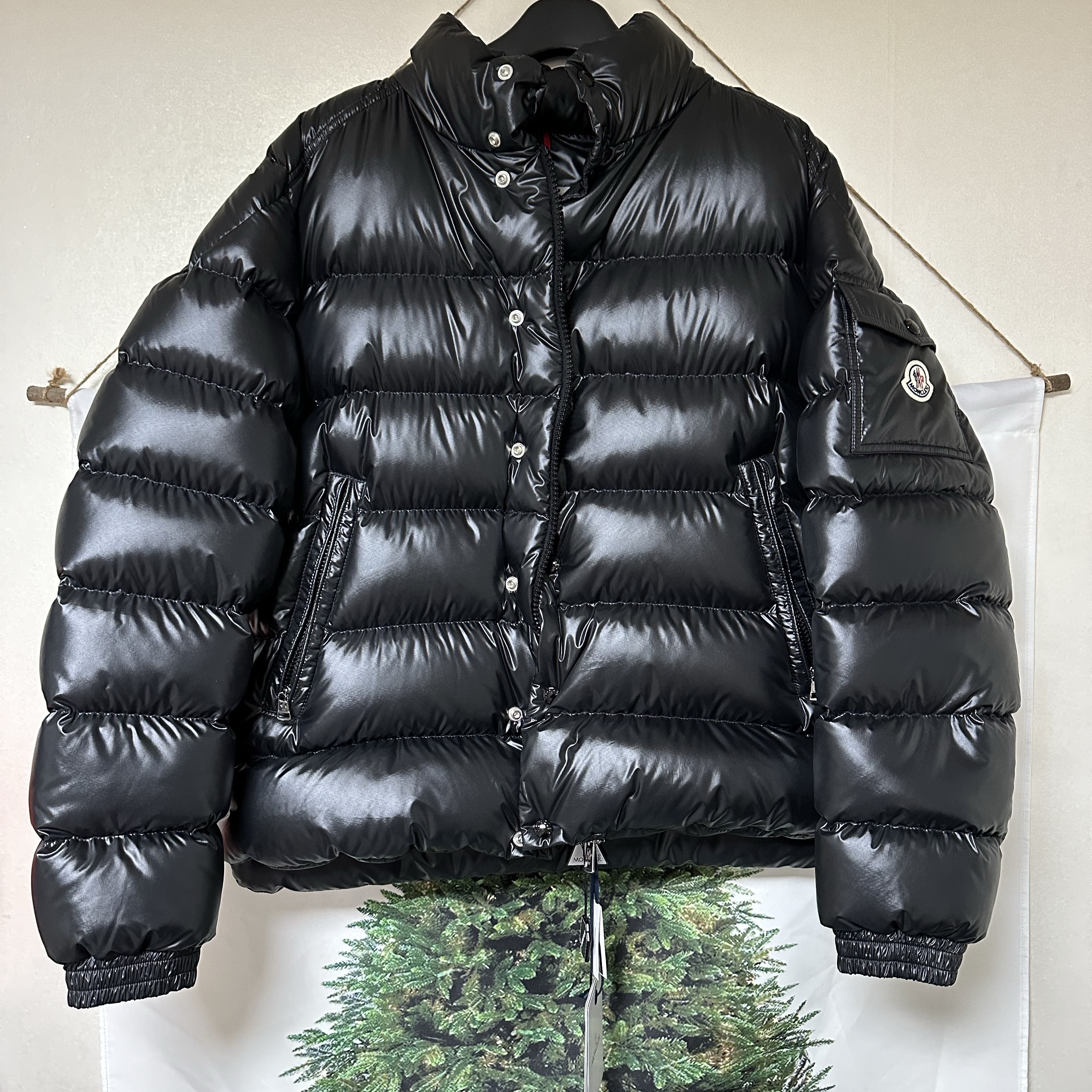 Moncler Lule Short Down Jacket Black - 23FW 착용 스타일 - 1