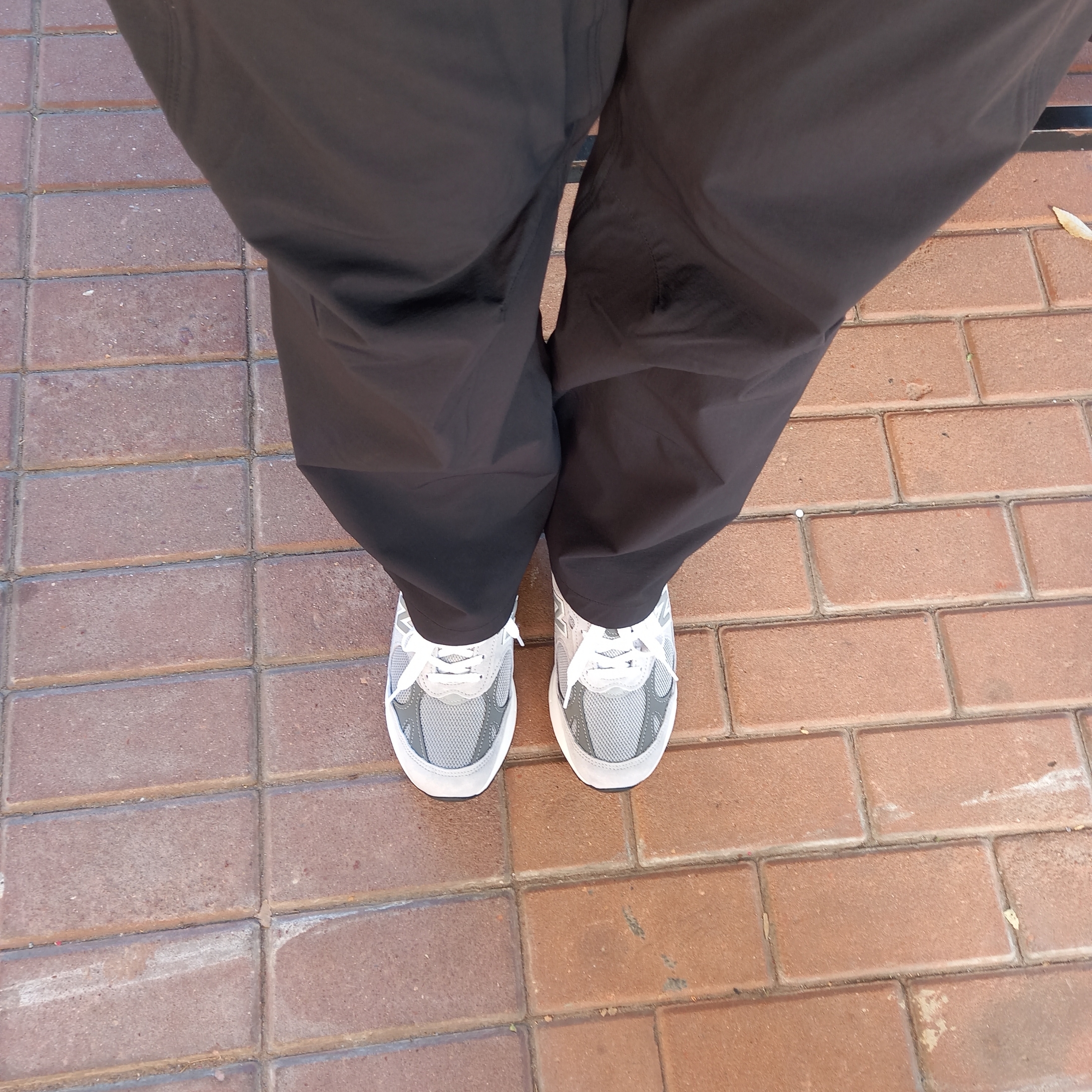 New Balance 993 Made in USA Grey - D Standard, Arc'teryx Gamma Pants Black 착용 스타일 - 2