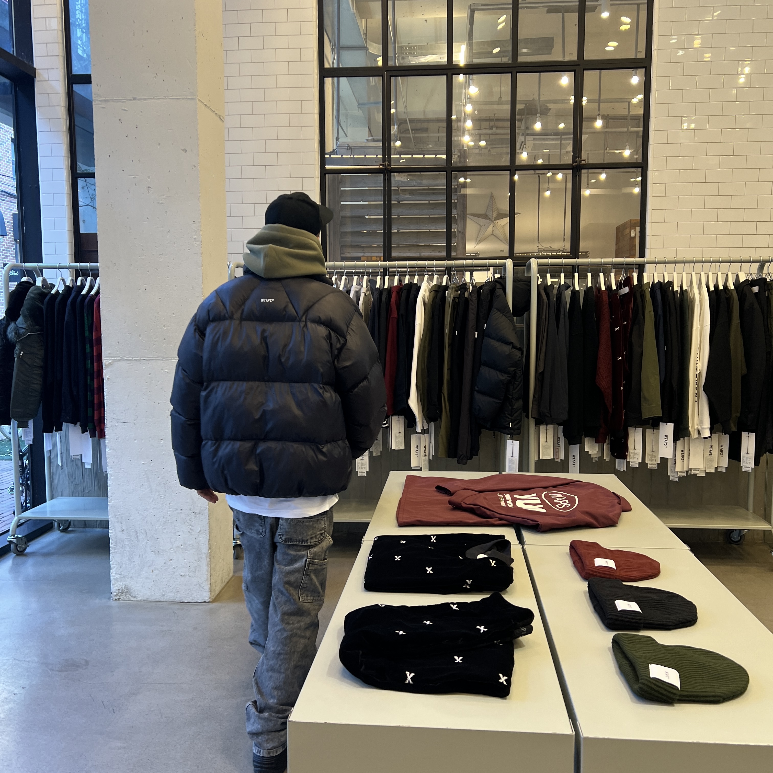 Nike x Comme des Garcons Homme Plus Air Foamposite One Black, Supreme Small Box Drawcord Hooded Sweatshirt Light Olive - 23FW 착용 스타일 - 4