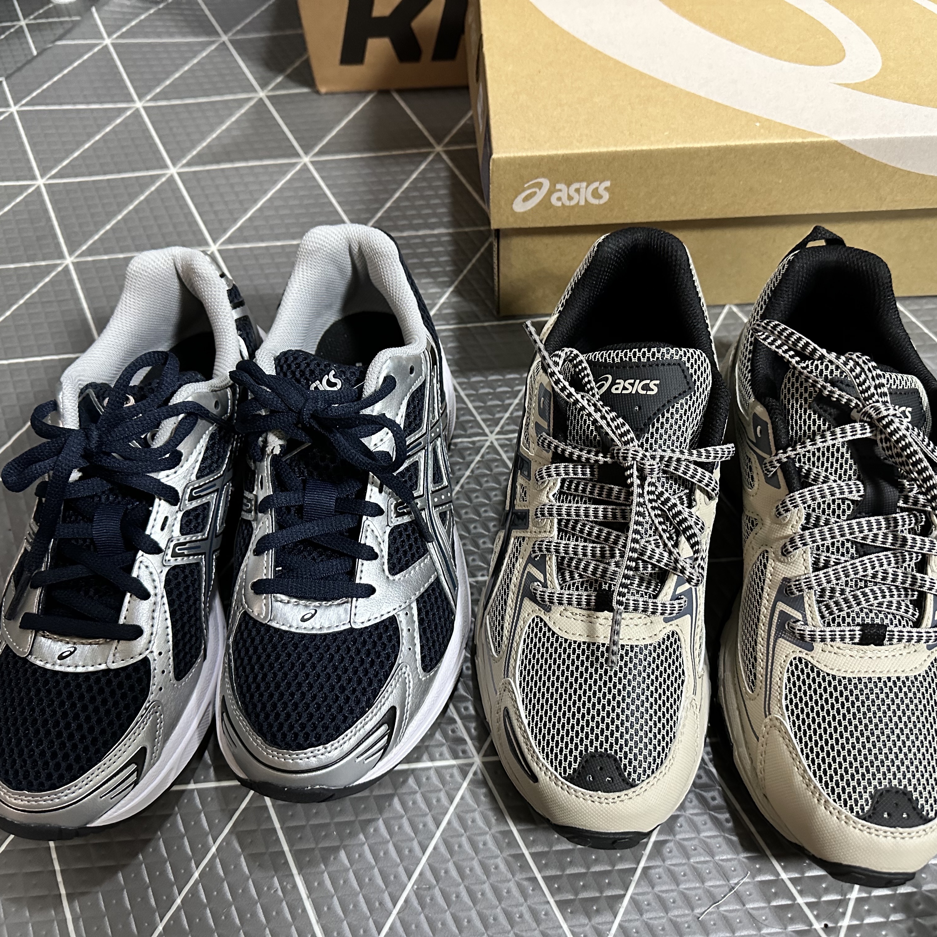 Asics Gel-1130 French Blue Pure Silver, Asics Gel-Venture 6 Feather Grey Black 착용 스타일