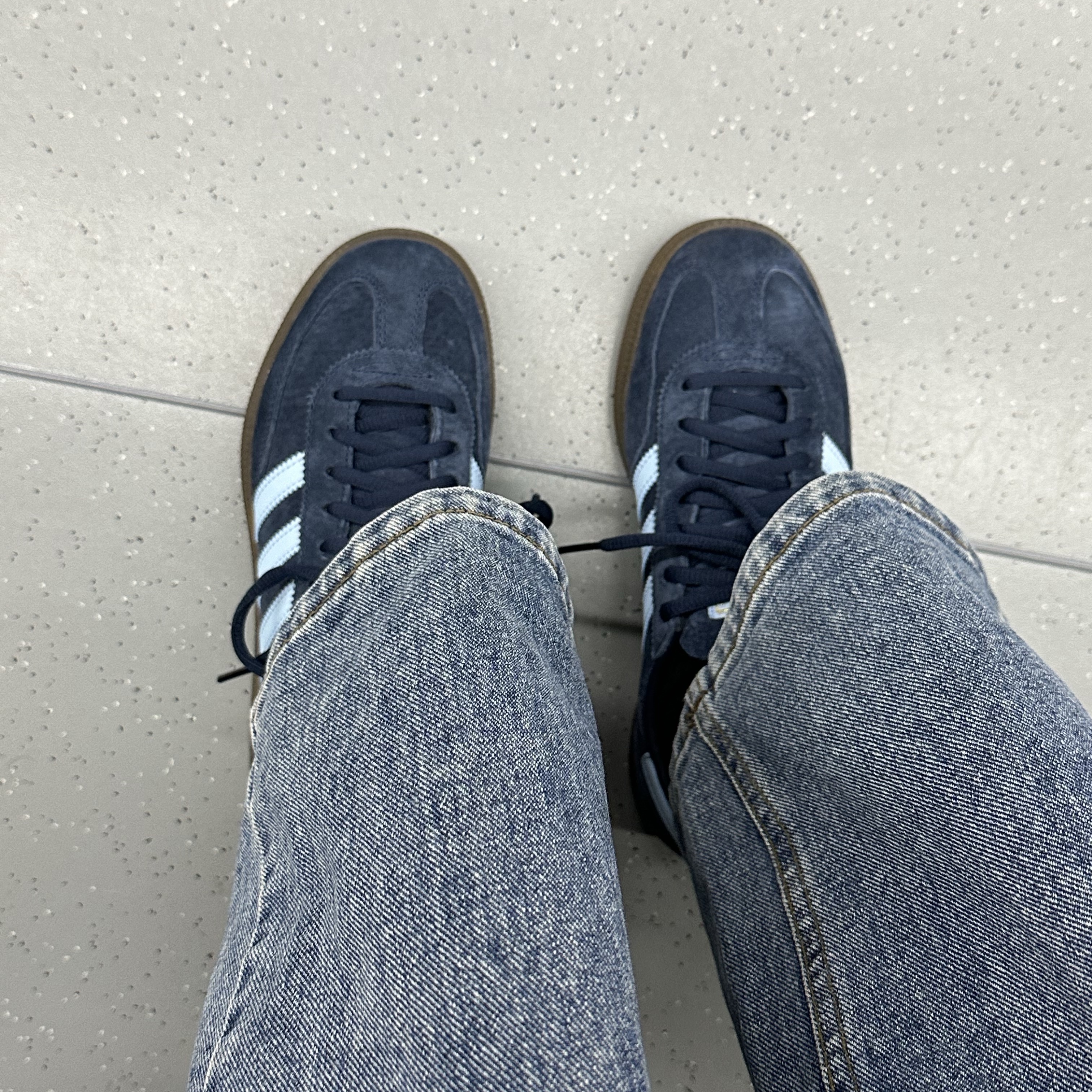 Adidas Spezial Handball Collegiate Navy 착용 스타일
