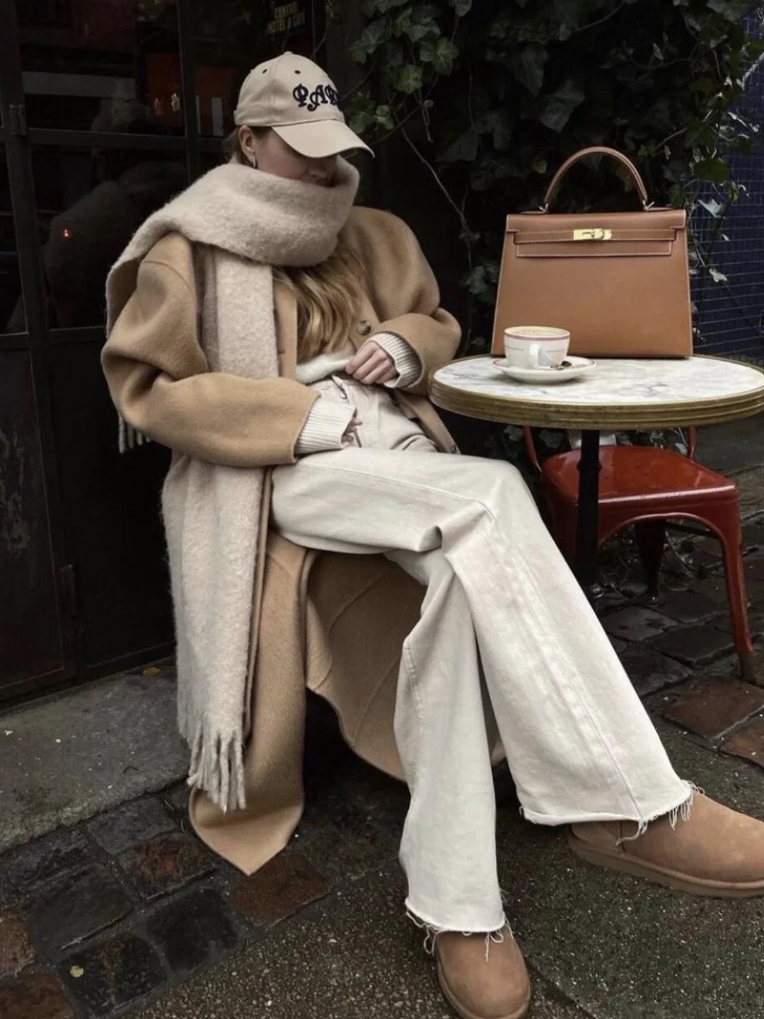 COS Oversized Mohair Blend Muffler Brown Yellow Striped, (W) UGG Tazz Slipper Chestnut 착용 스타일 - 4