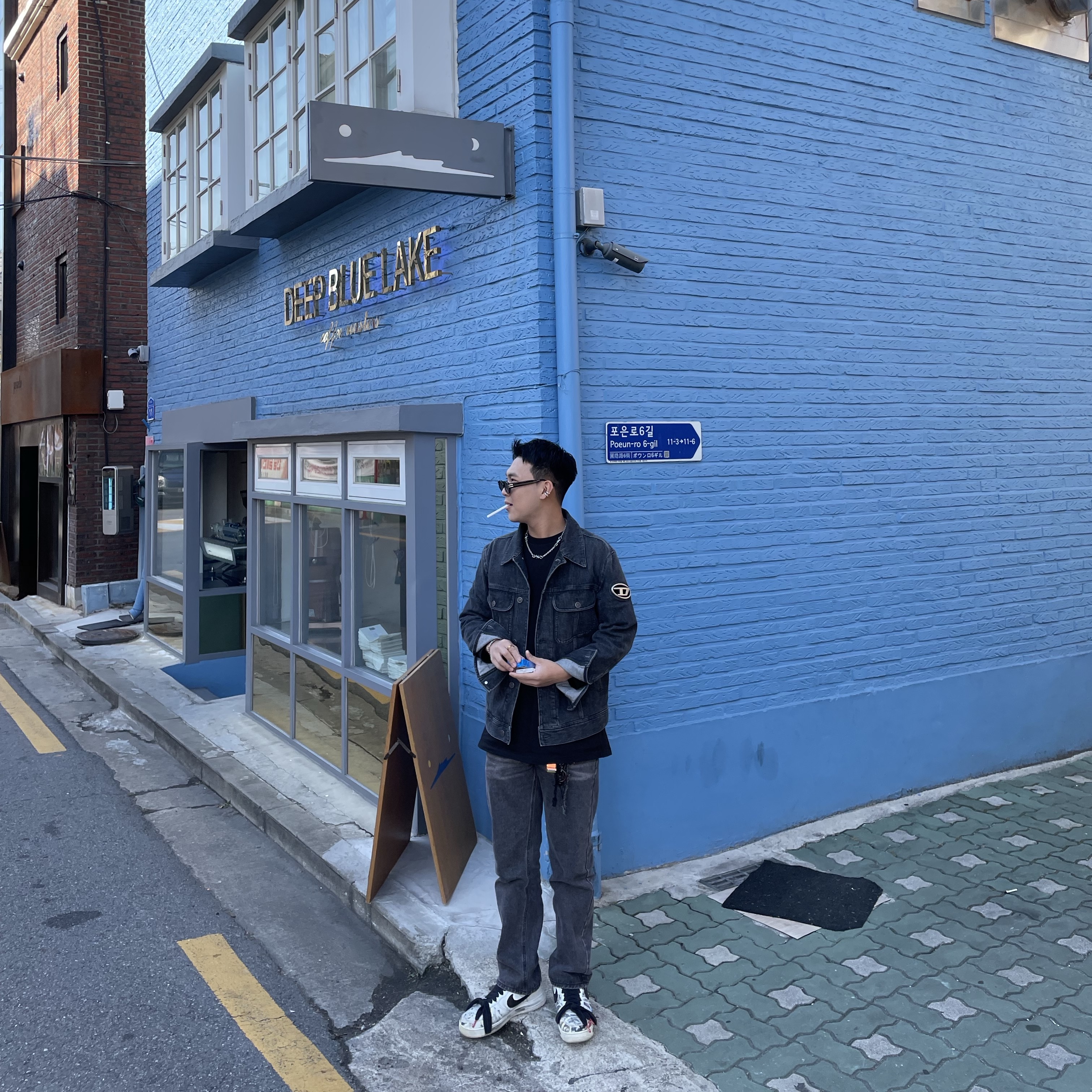 Deus Ex Machina Seoul College Long Sleeve T-Shirt Black, Nike x Peaceminusone Air Force 1 Low Para-Noise 2.0 착용 스타일
