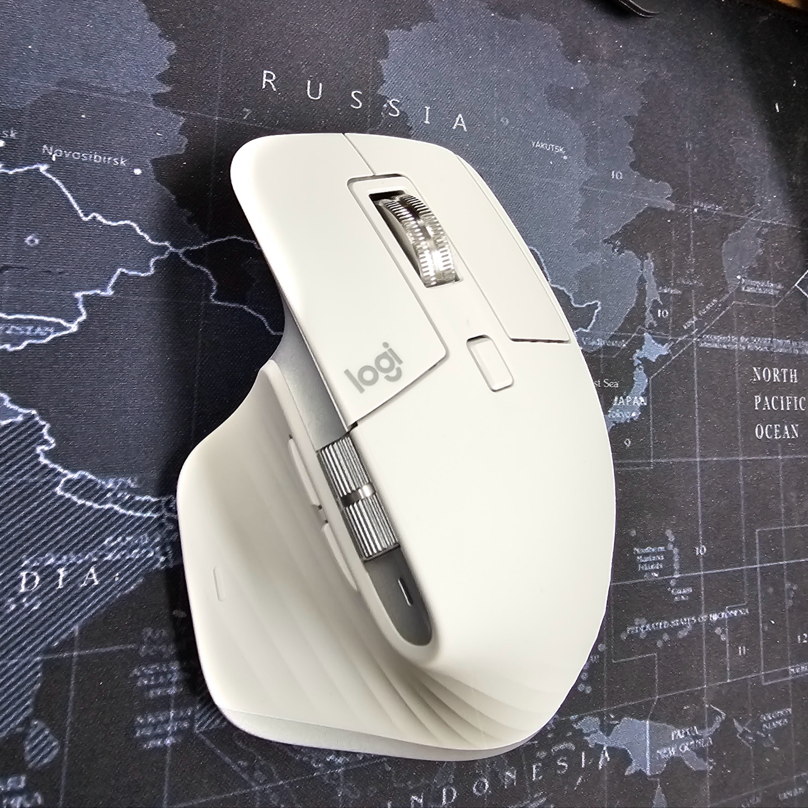 Logitech MX Master 3S Wireless Mouse Pale Gray (Korean Ver.) 착용 스타일 - 2
