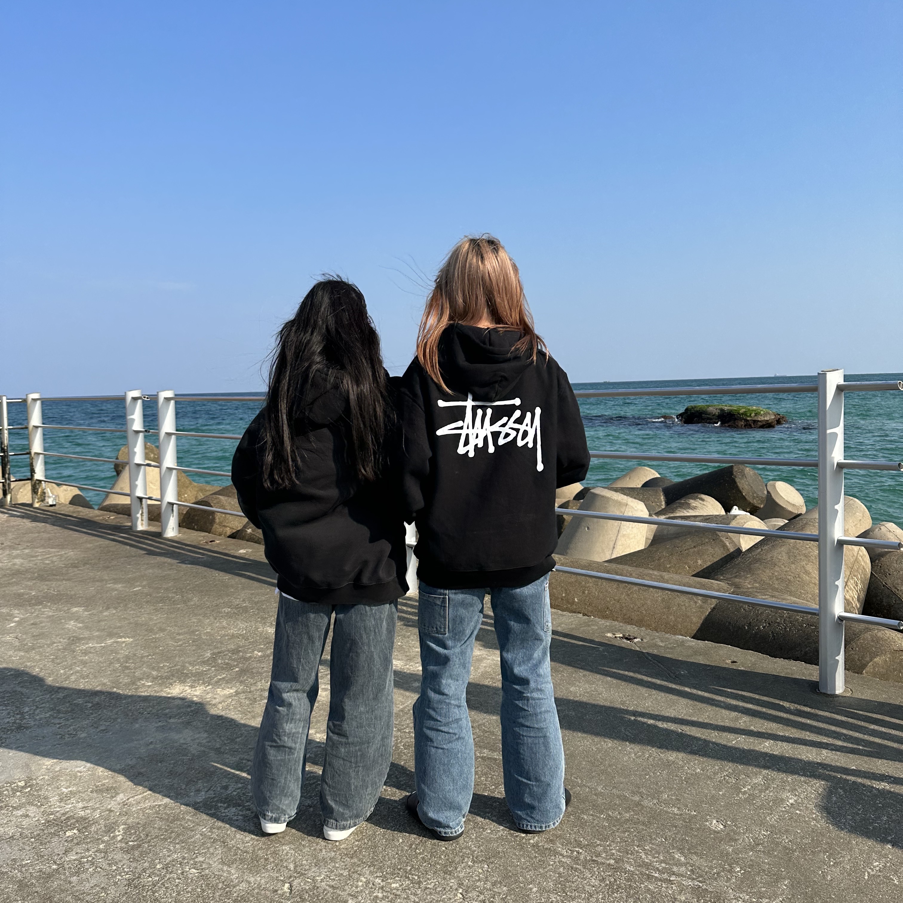 Stussy Basic Stussy Pigment Dyed Hoodie Black 착용 스타일