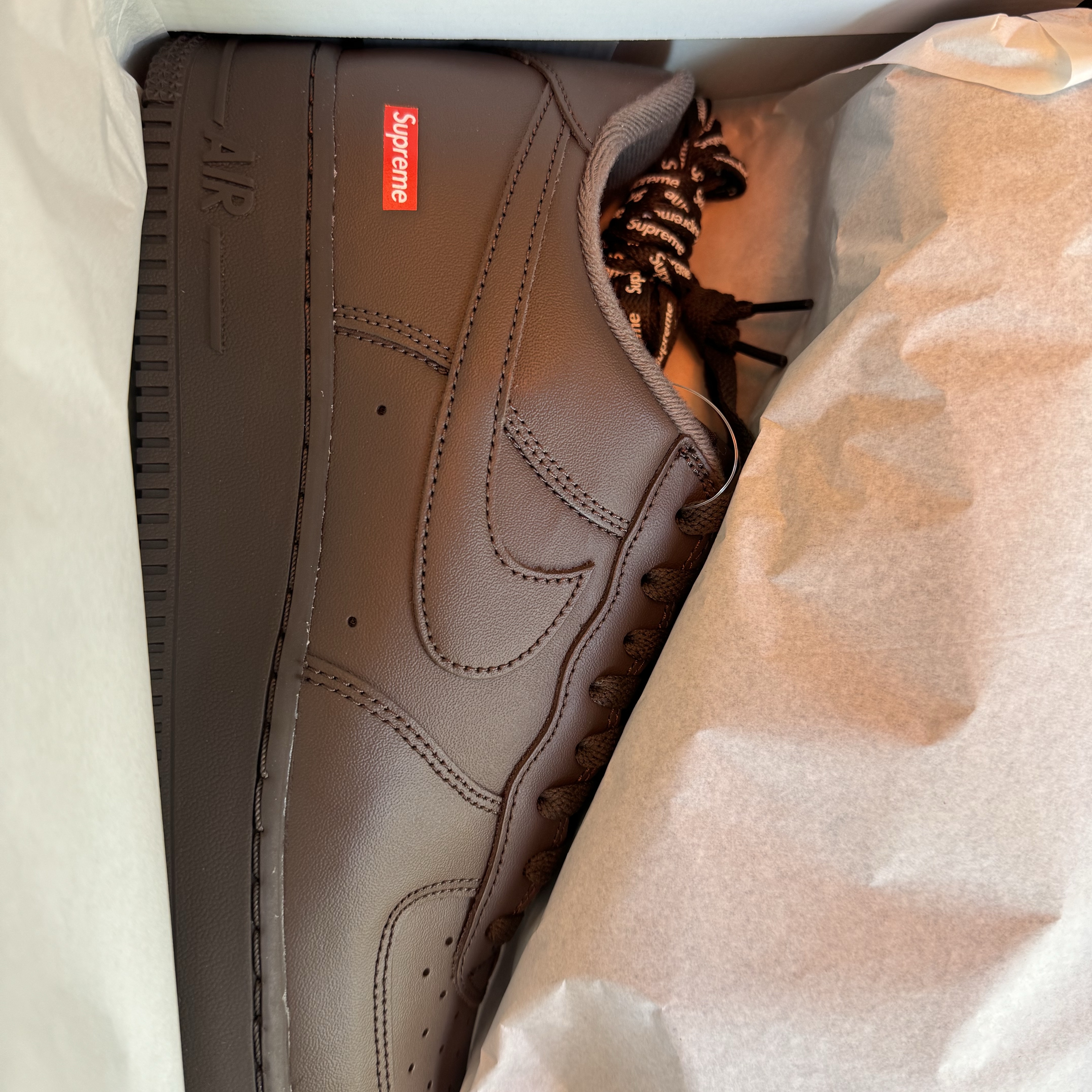 Nike x Supreme Air Force 1 Low Baroque Brown 착용 스타일