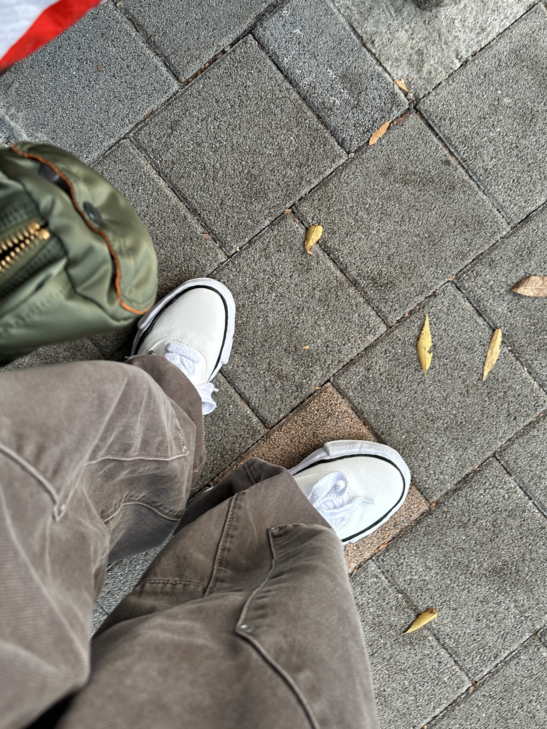 Maison Mihara Yasuhiro Baker OG Sole Canvas Low Cut Sneakers White 착용 스타일