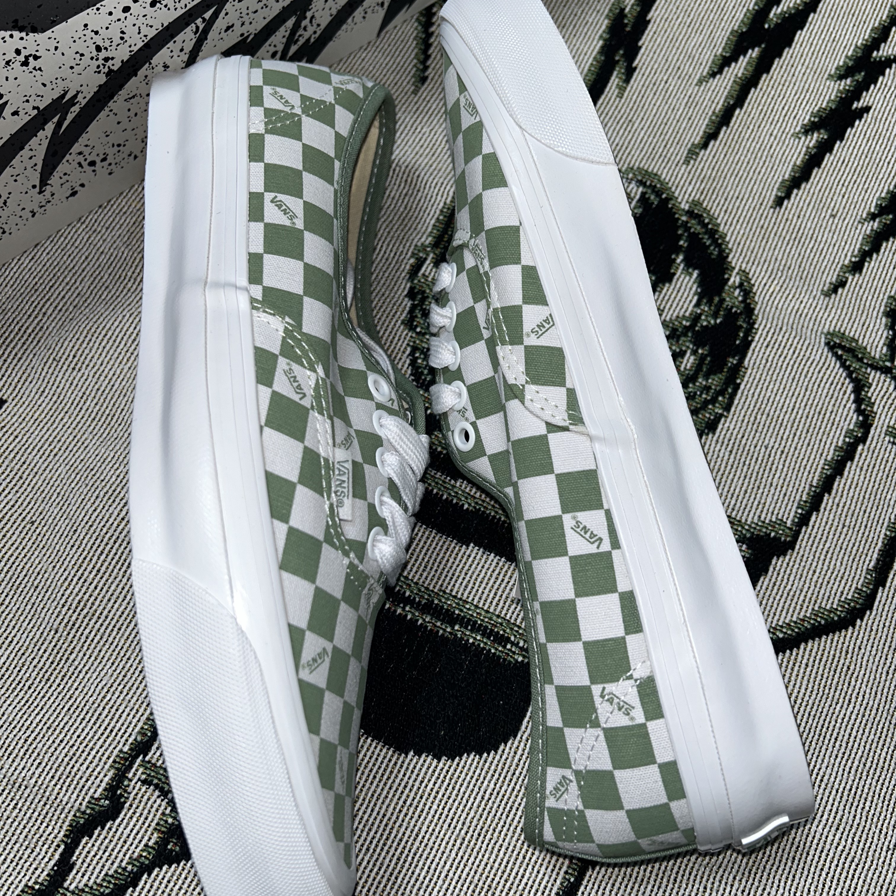 Vans Vault OG Authentic LX Checkerboard Loden 착용 스타일 - 2