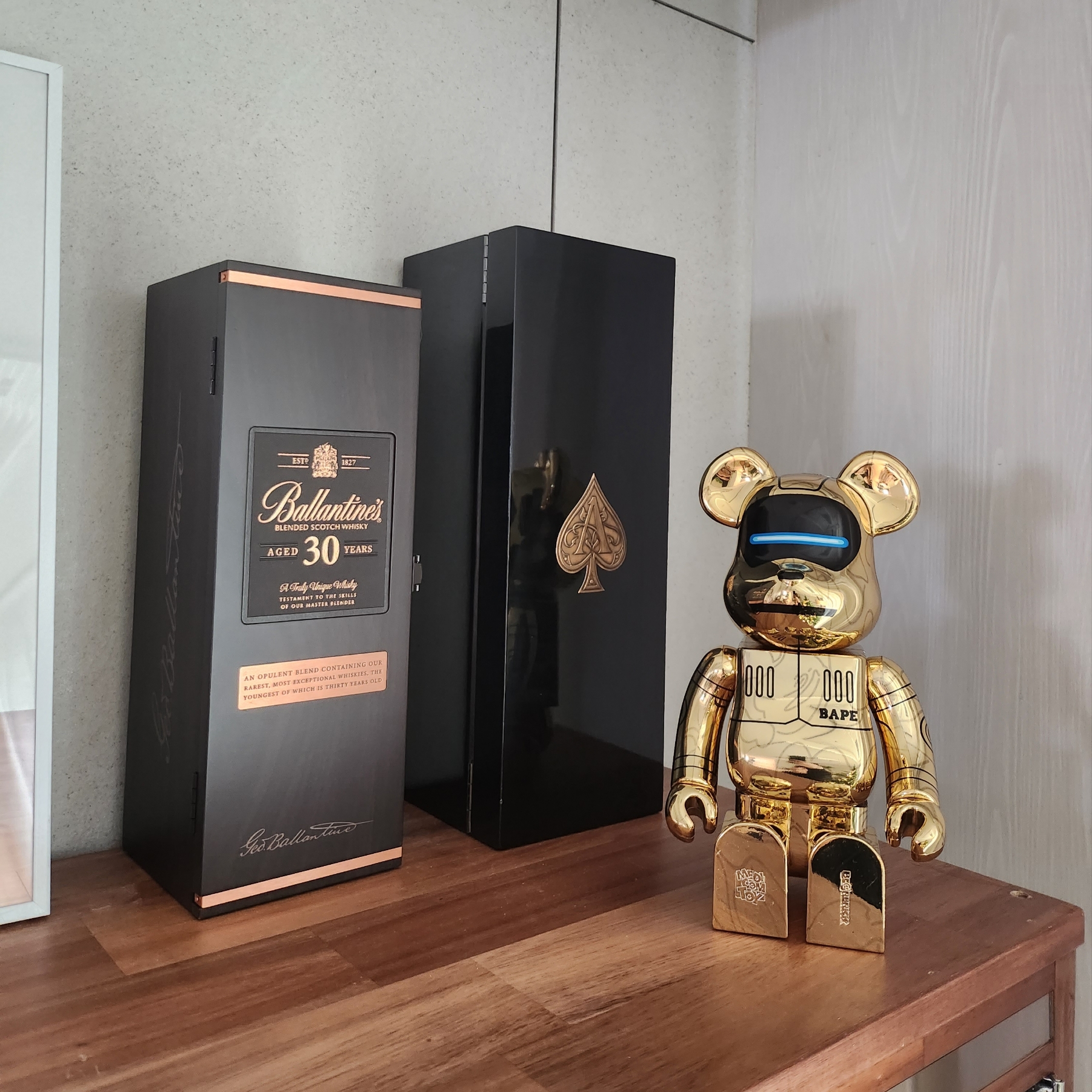 Bearbrick x BAPE x Hajime Sorayama Baby Milo 100% & 400% Set Gold 착용 스타일