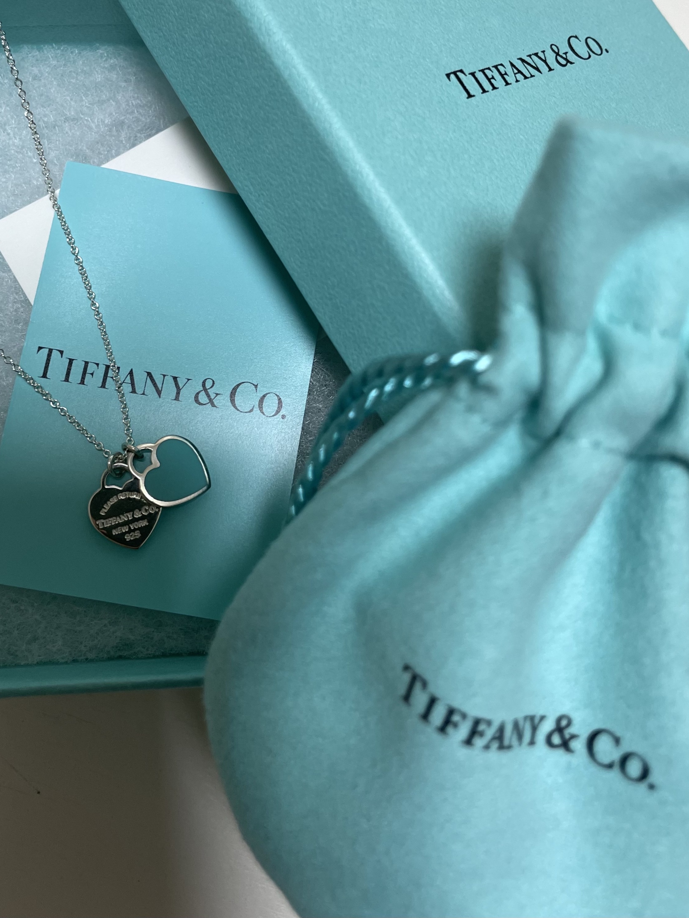Tiffany & Co. Return To Tiffany Blue Double Heart Tag Pendant Mini Silver 착용 스타일 - 2