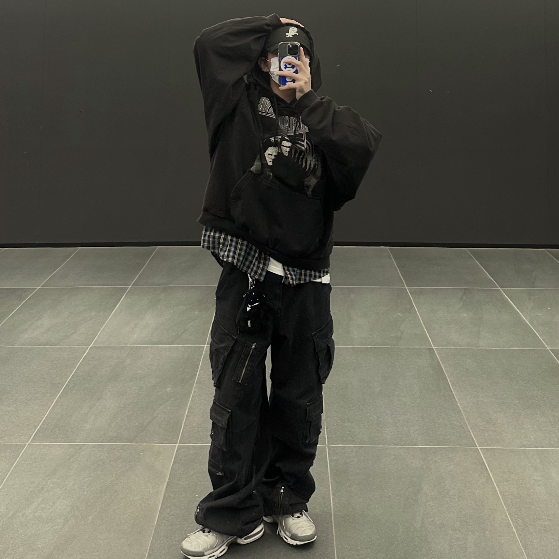 Project G/R Mind Slaughter Vintage Washeed Hoodie Black, Nike Air Max Plus Silver Bullet 착용 스타일 - 2