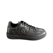 (W) Chanel Sneakers Calfskin & Black