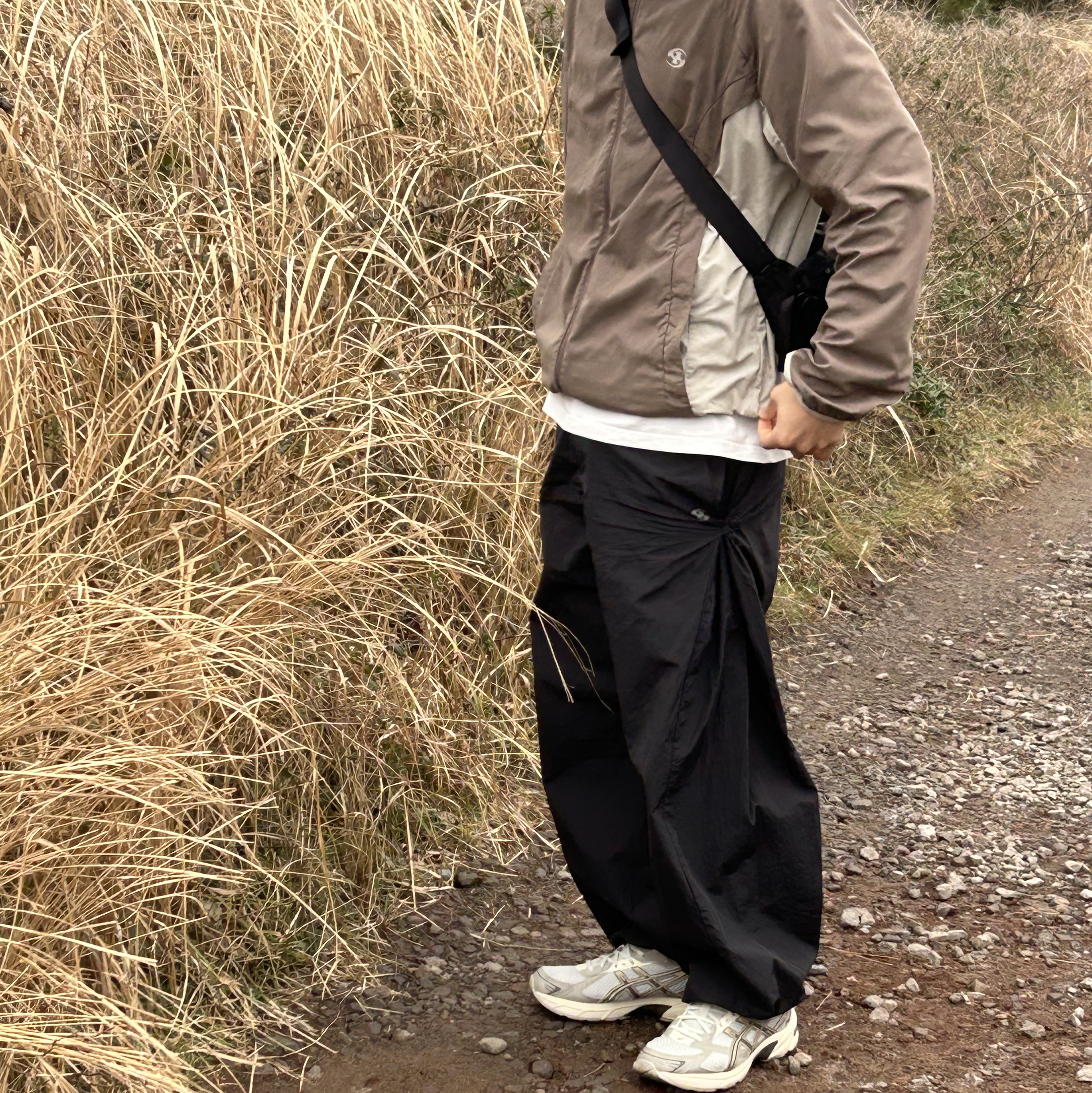 Asics x I4P Gel-1130 Glacier Grey Mink, Sansan Gear Side Snap Pants V2 Black - 23FW 착용 스타일