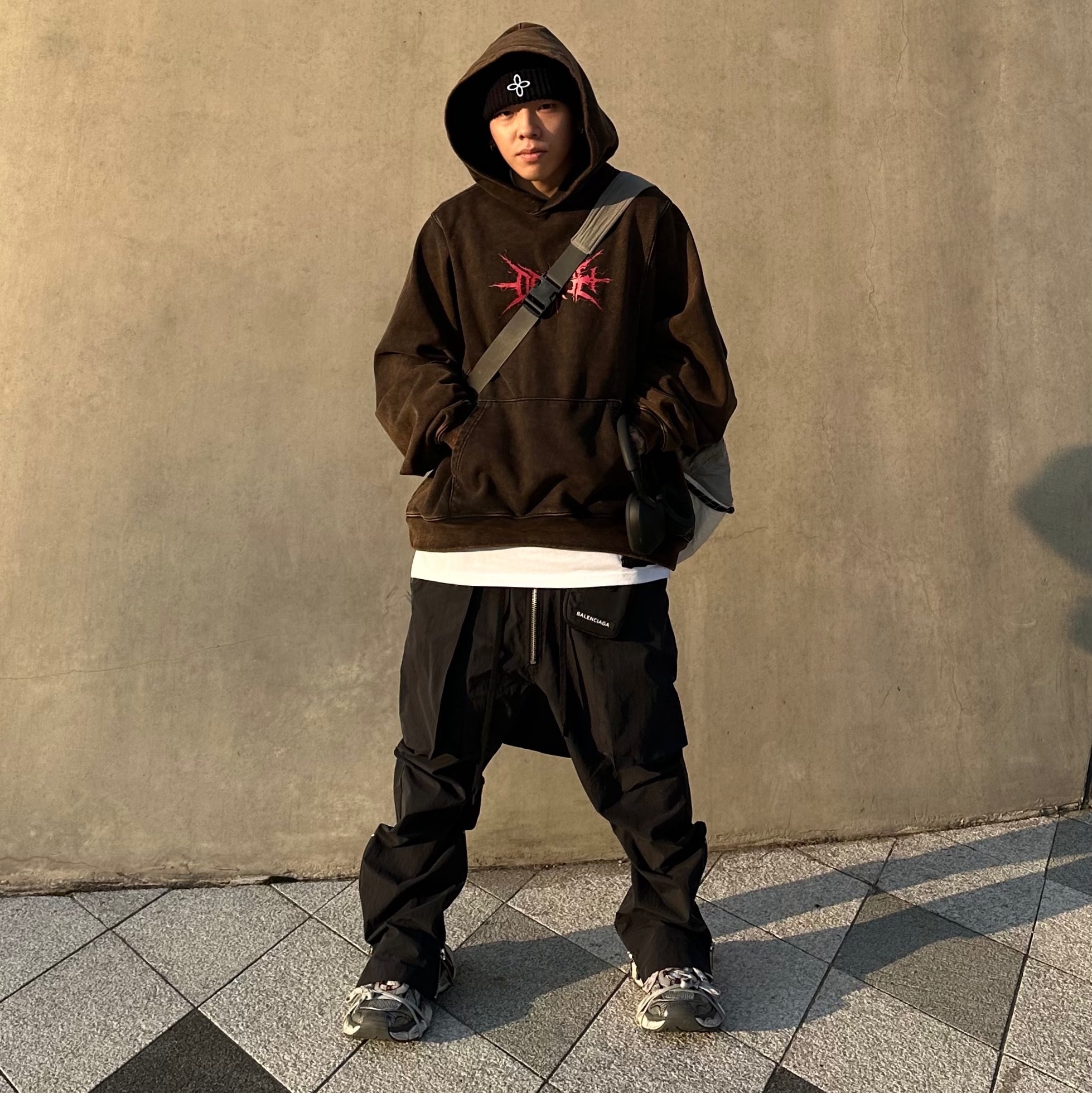 Balenciaga 3XL Sneakers Grey Black 착용 스타일 - 1