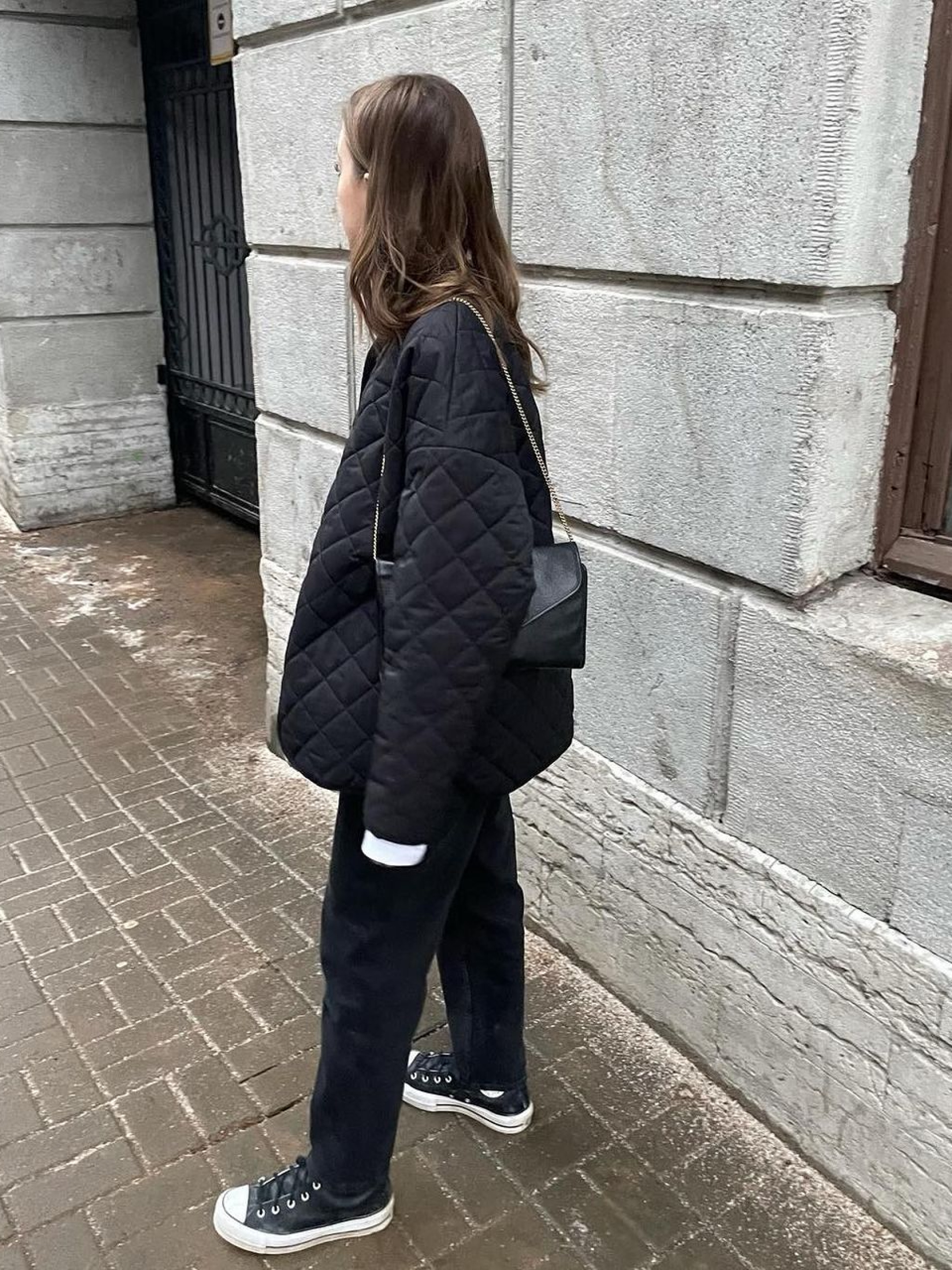 Stussy 8 Ball Quilted Liner Jacket Black, (W) Burberry Corduroy Collar Diamond Quilted Cropped Barn Jacket Black 착용 스타일 - 2