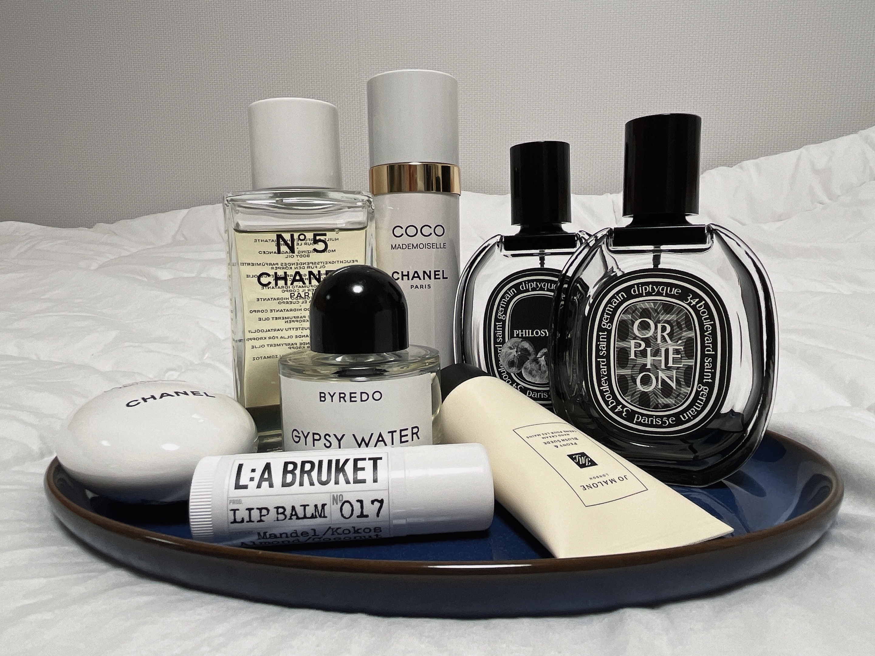 Diptyque Orpheon Eau De Parfum 75ml, Byredo Gypsy Water Eau De Parfum 50ml 착용 스타일 - 1