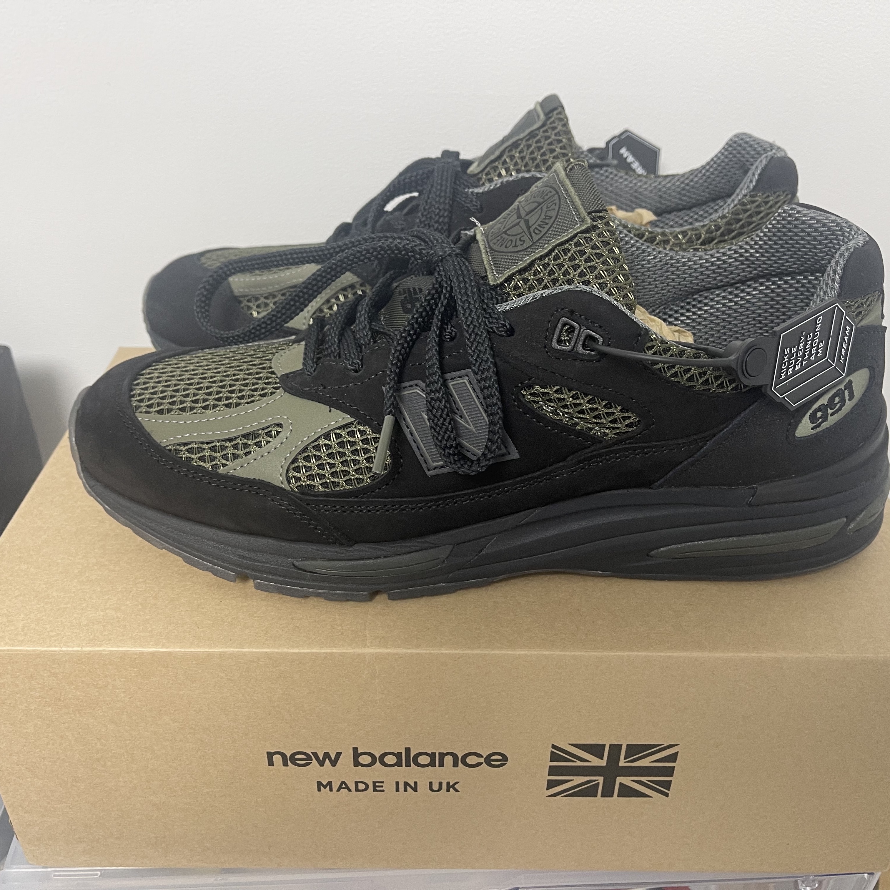New Balance x Stone Island 991v2 Made in UK Black Olive Night 착용 스타일