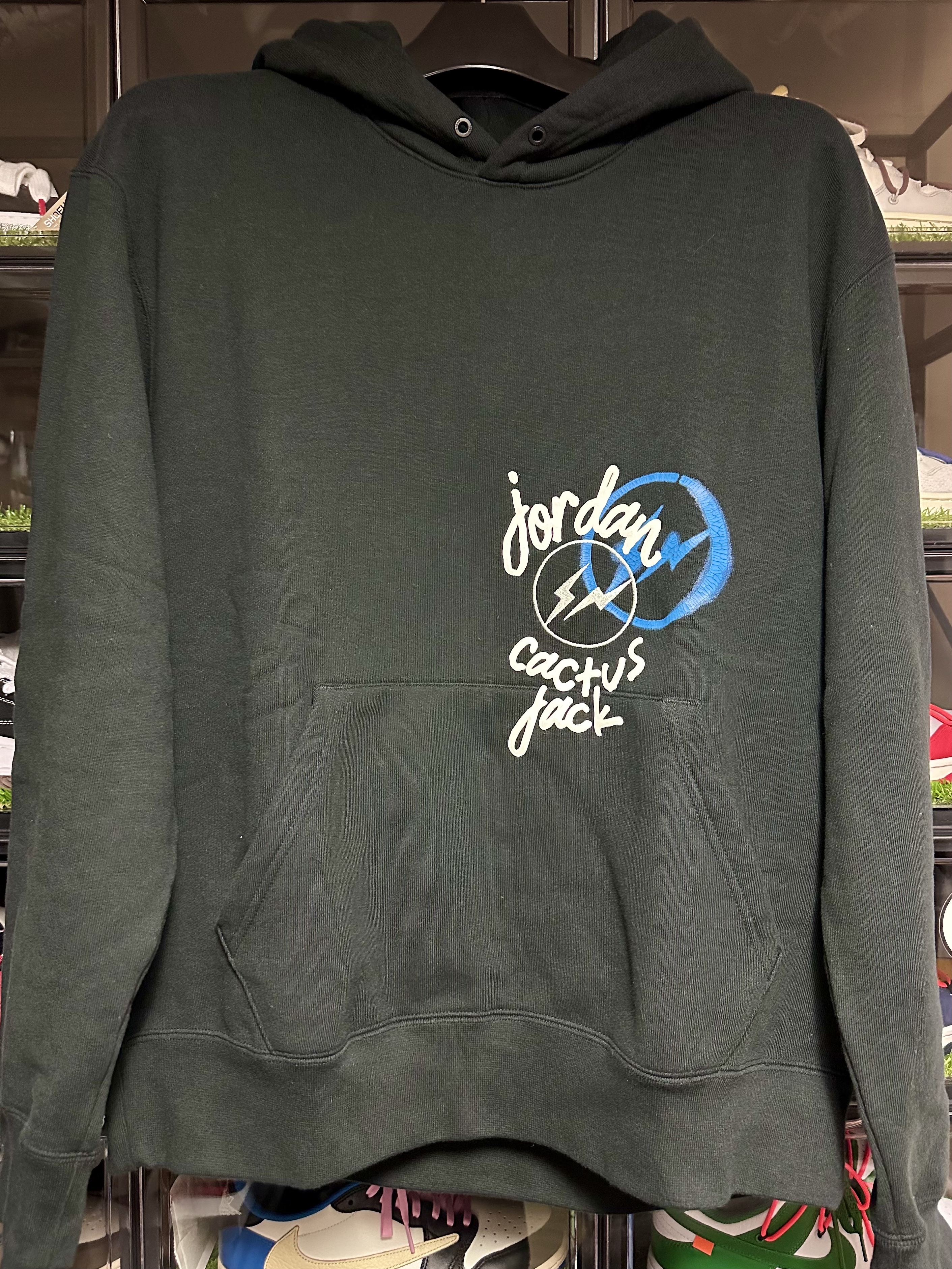 Jordan x Travis Scott x Fragment Hoodie Black (DJ0615-010), Jordan x Travis Scott x Fragment Hoodie Black (DJ0616-010) 착용 스타일 - 1