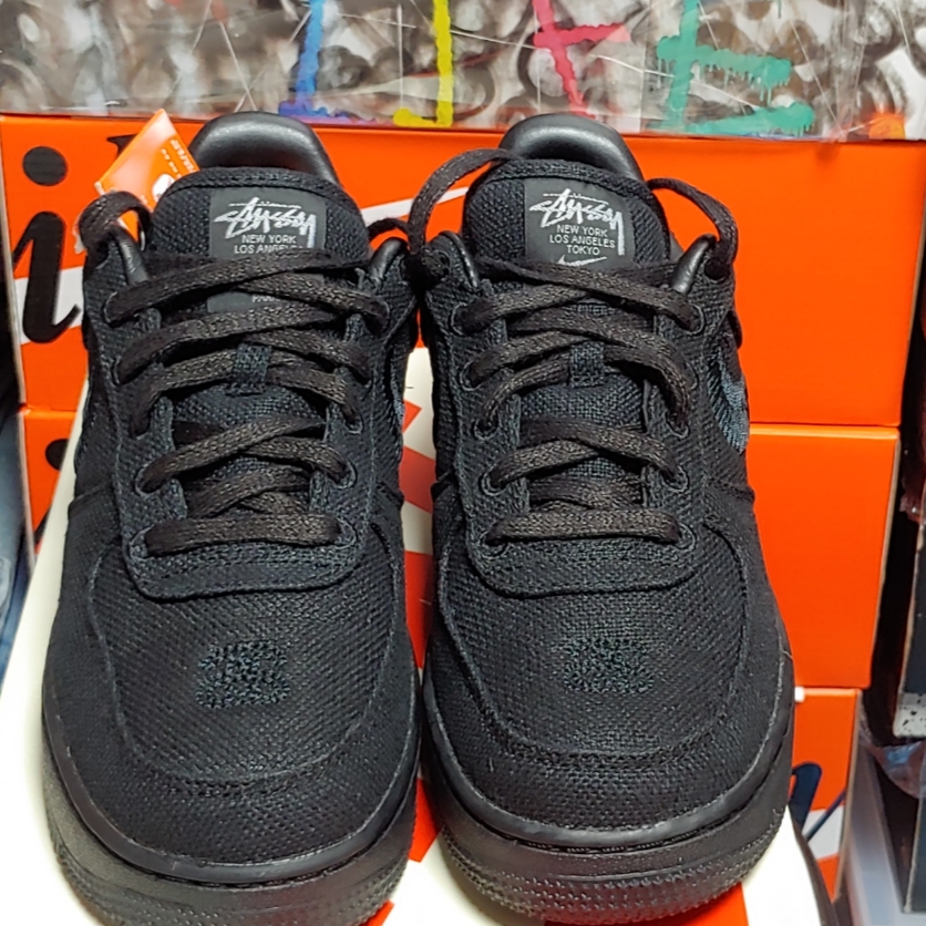 Nike x Stussy Air Force 1 Low Triple Black 착용 스타일 - 5