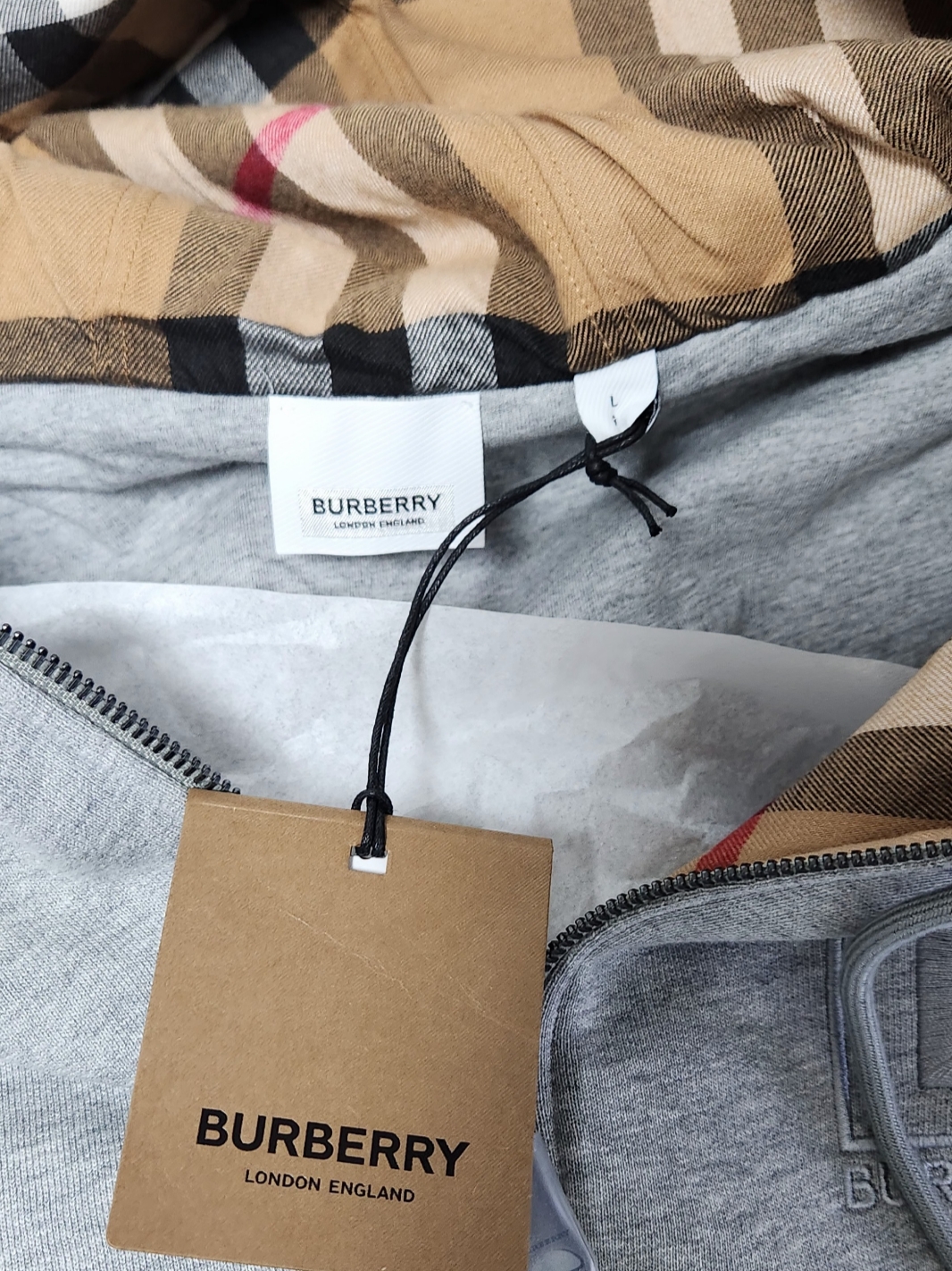 Burberry Letter Graphic Cotton Blend Zip Hoodie Black 착용 스타일