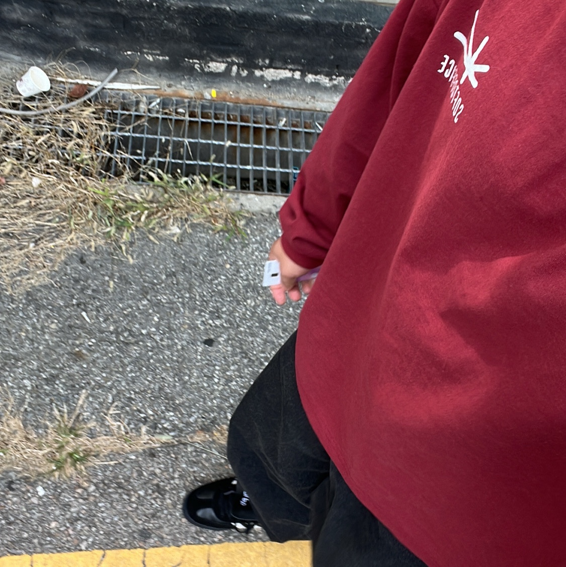 Softoffice Community Sleeve - Burgundy 착용 스타일