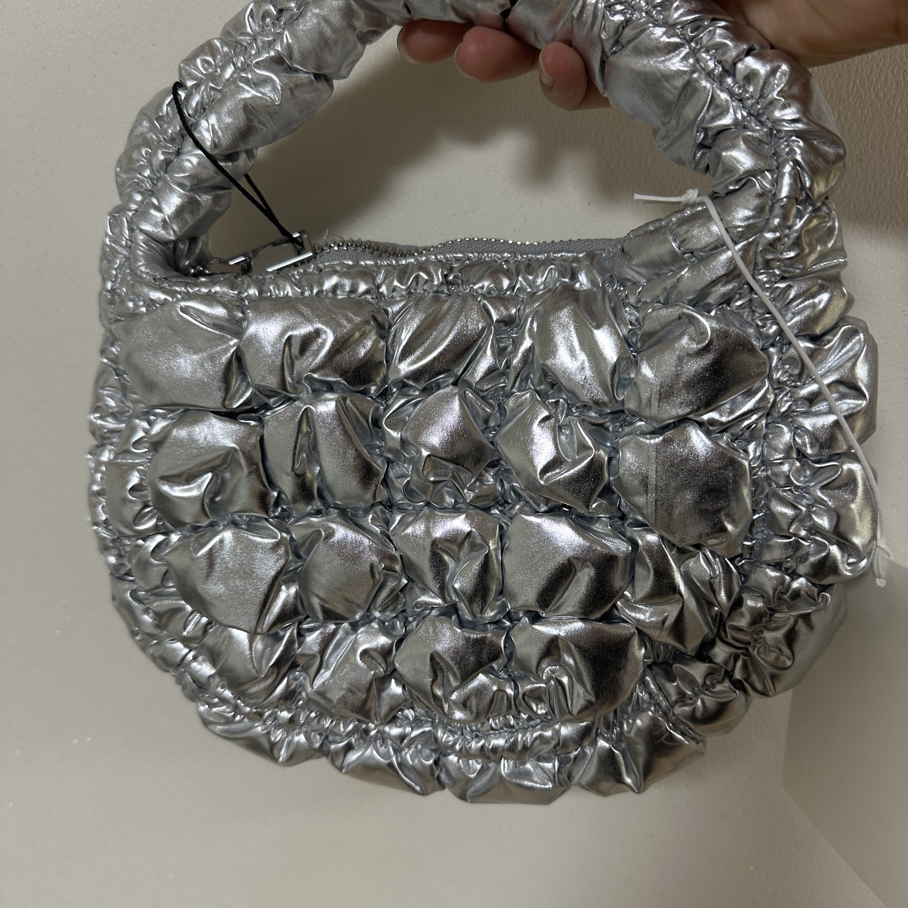 COS Quilted Micro Bag Silver 착용 스타일